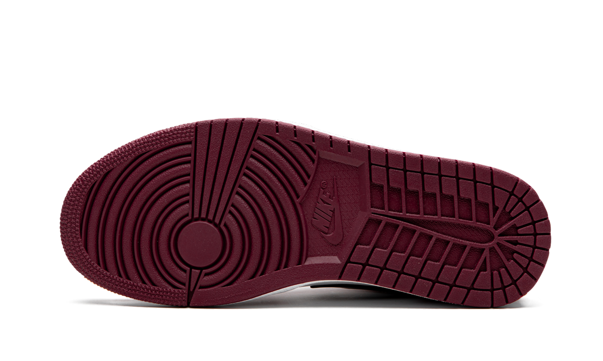 jordan 1 low noble red+553558-604+bottom view