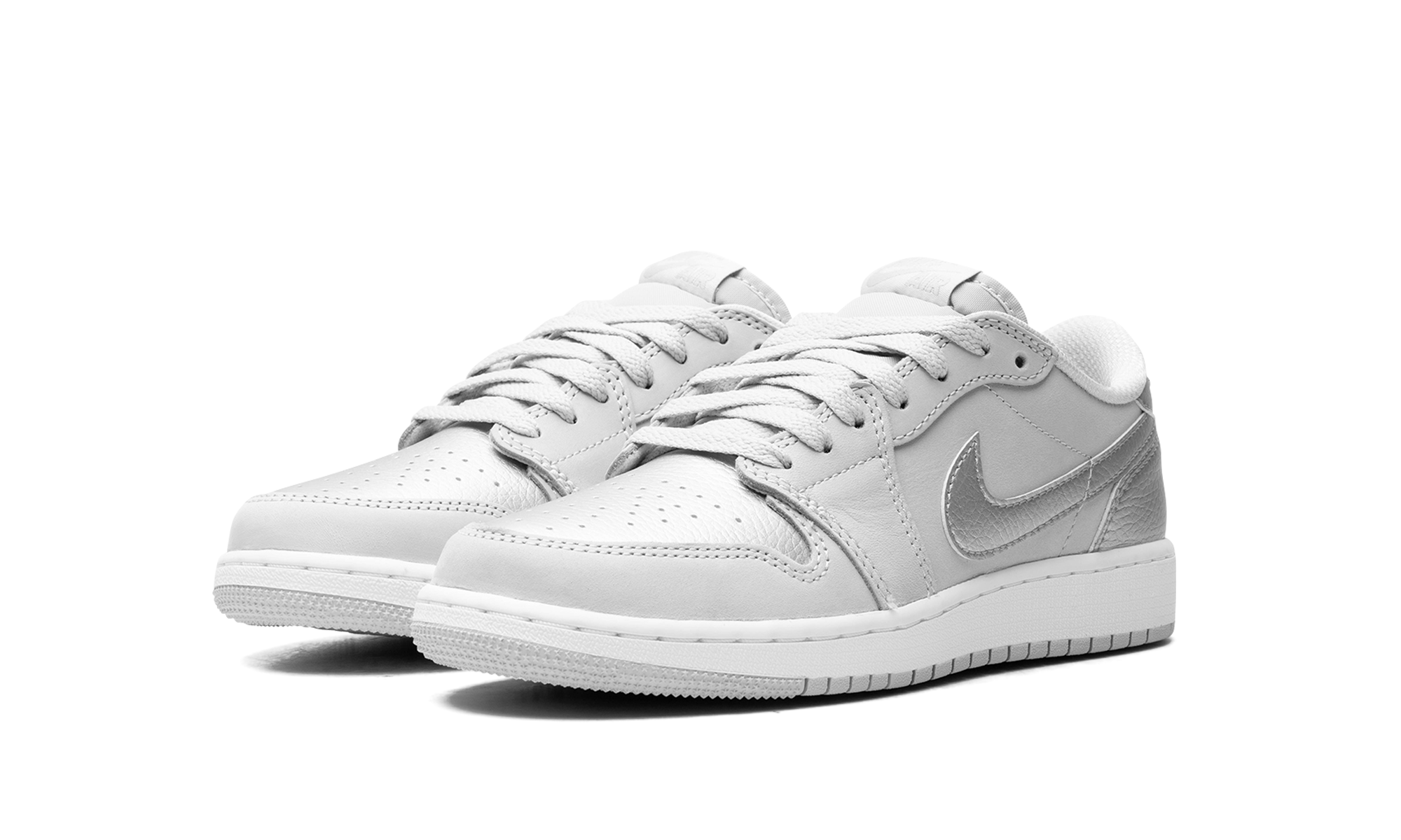 jordan 1 low og metallic silver gs+CZ0858-002+diagnol left view