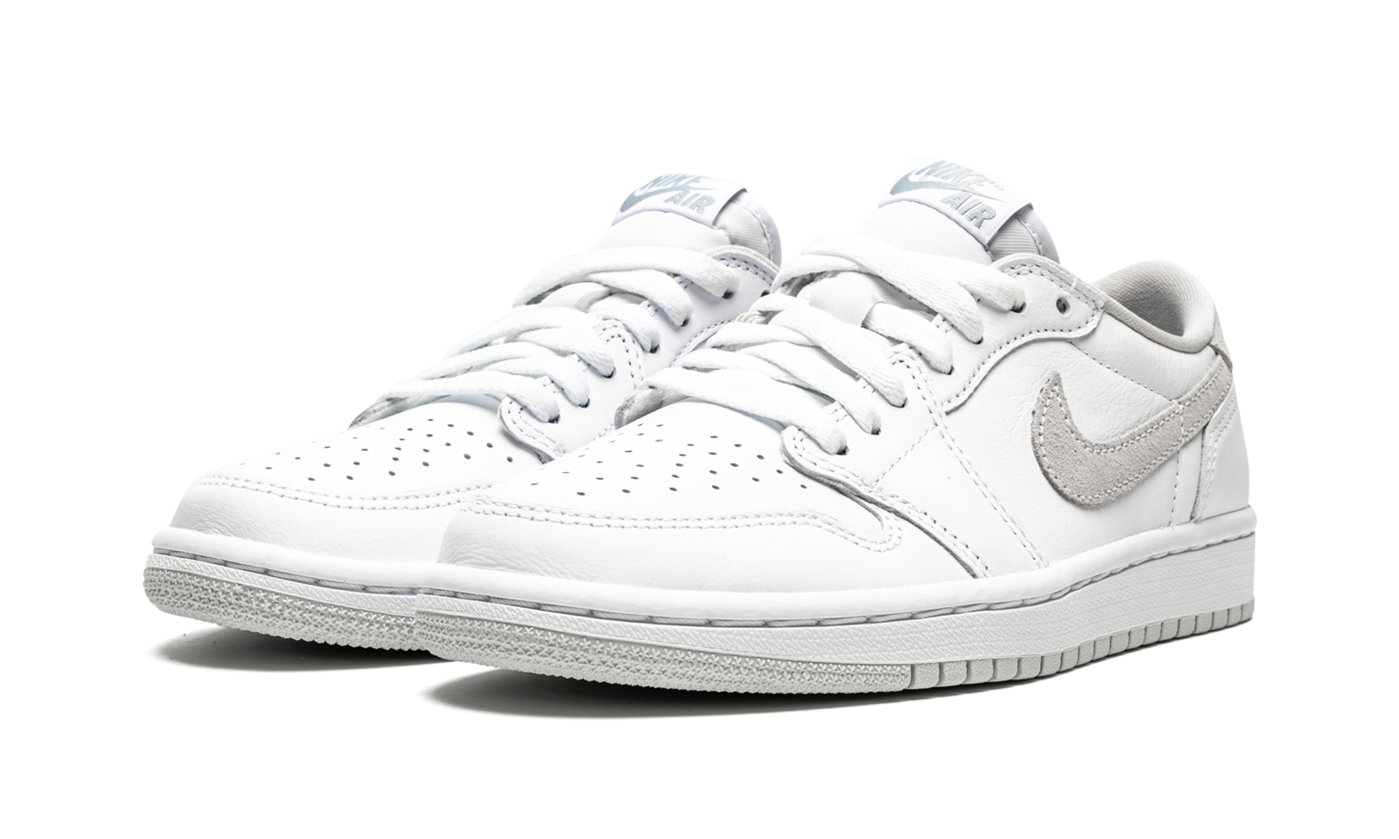 jordan 1 low og neutral grey 2021 women s+CZ0775-100+diagnol left view