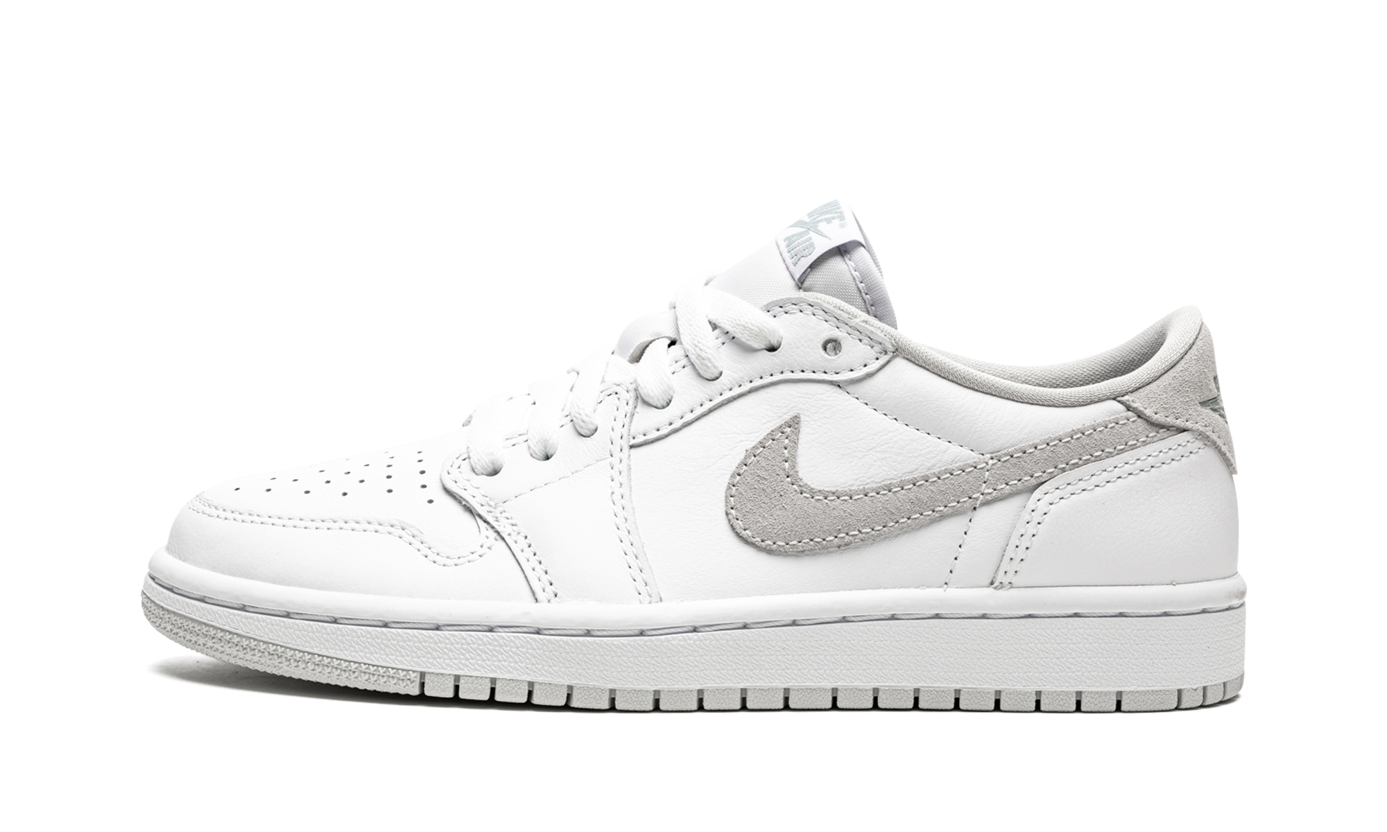 jordan 1 low og neutral grey 2021 women s+CZ0775-100+diagnol right view 1