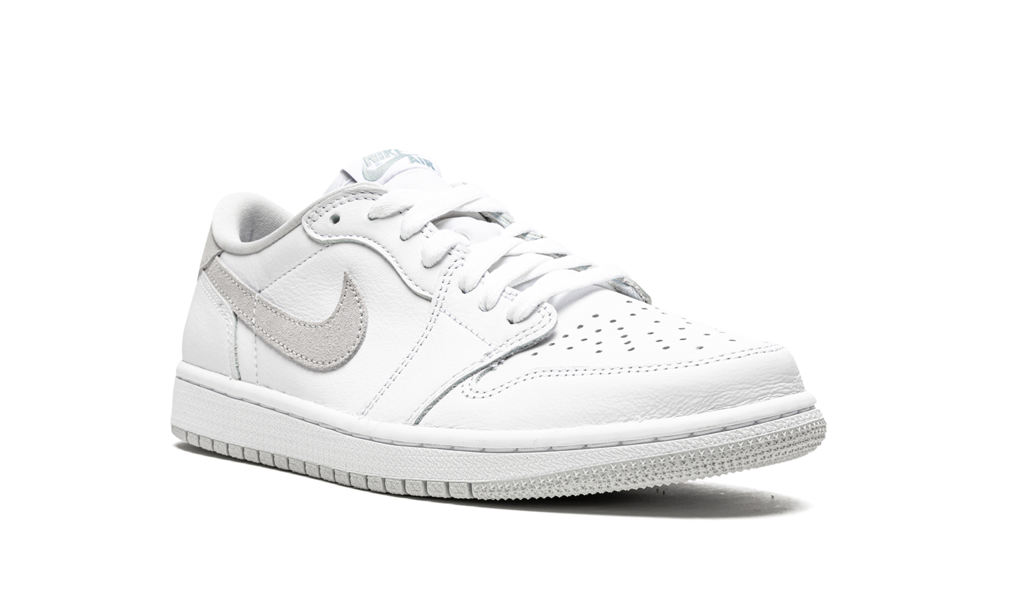 jordan 1 low og neutral grey 2021 2024+CZ0790-100+diagnol right view