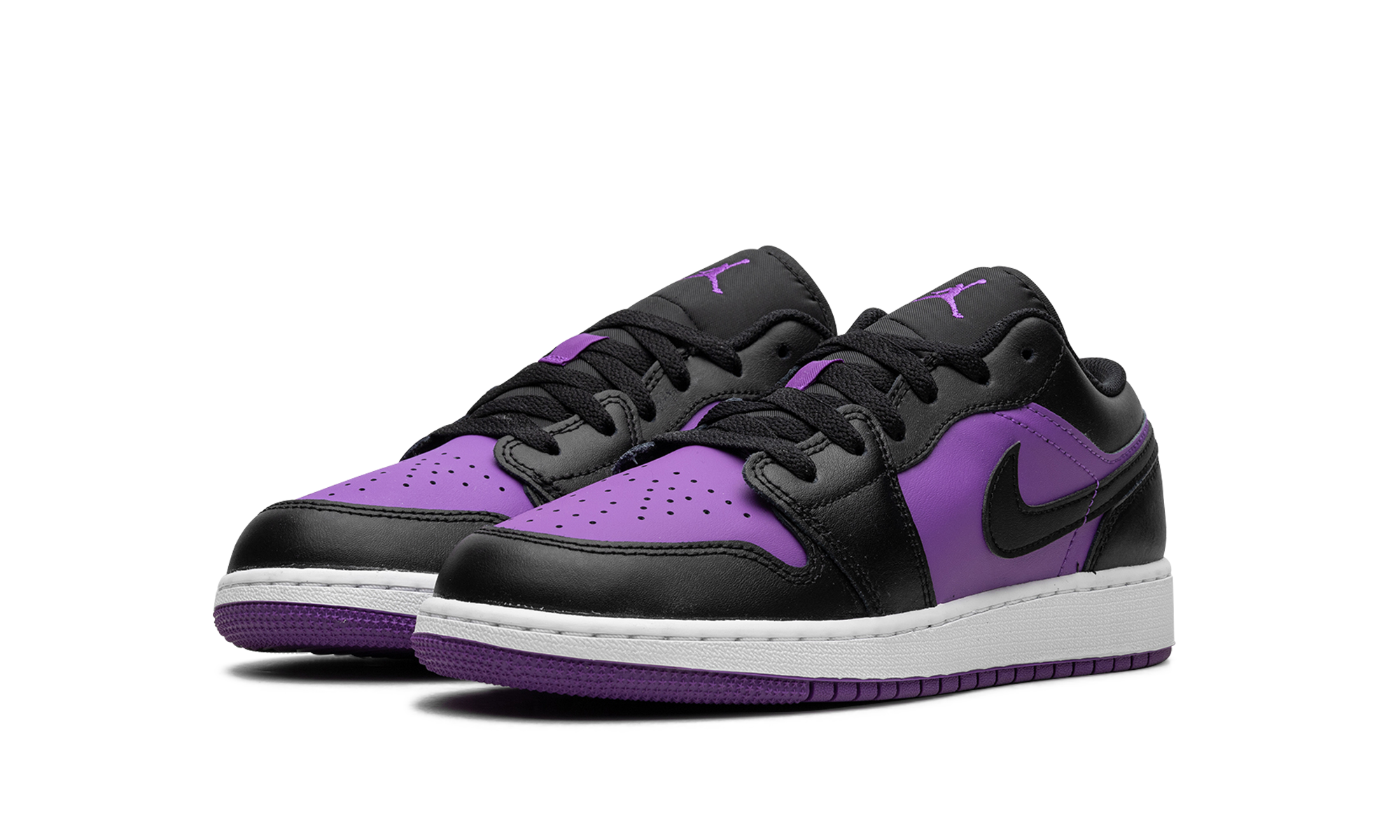 jordan 1 low purple venom gs+553560-505+diagnol left view