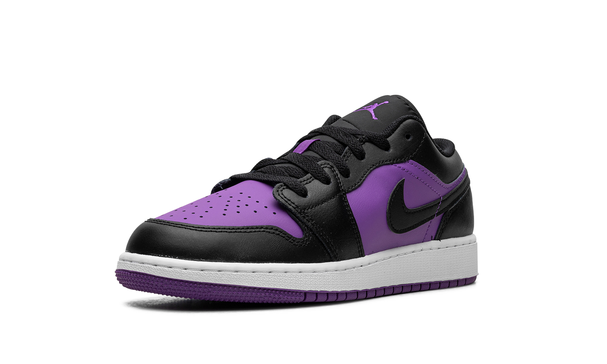 jordan 1 low purple venom gs+553560-505+left diagnol single view