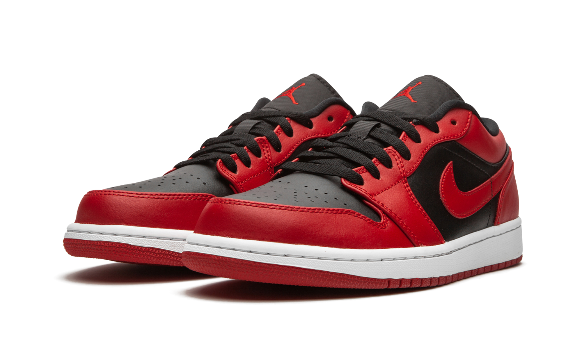 jordan 1 low reverse bred+553558-606+diagnol left view