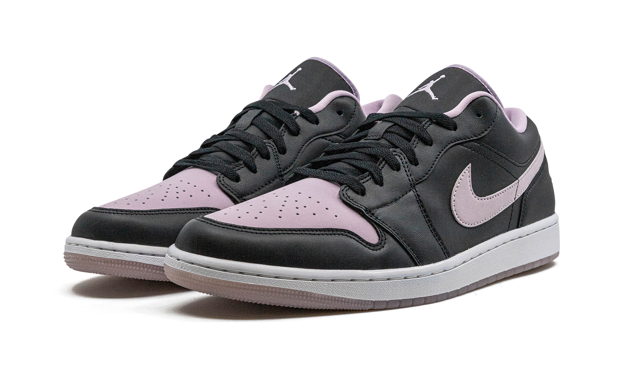 jordan 1 low se black iced lilac+DV1309-051+diagnol left view