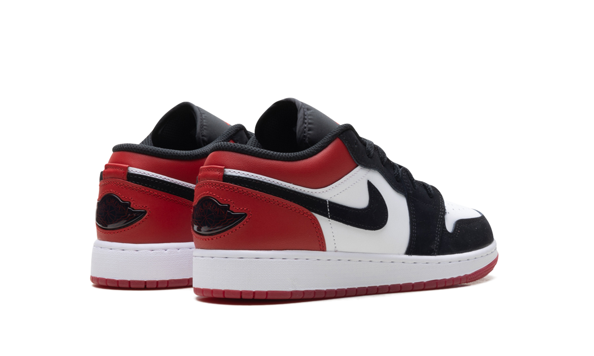 jordan 1 low se black toe 2025 gs+IB8970-106+diagnol left view