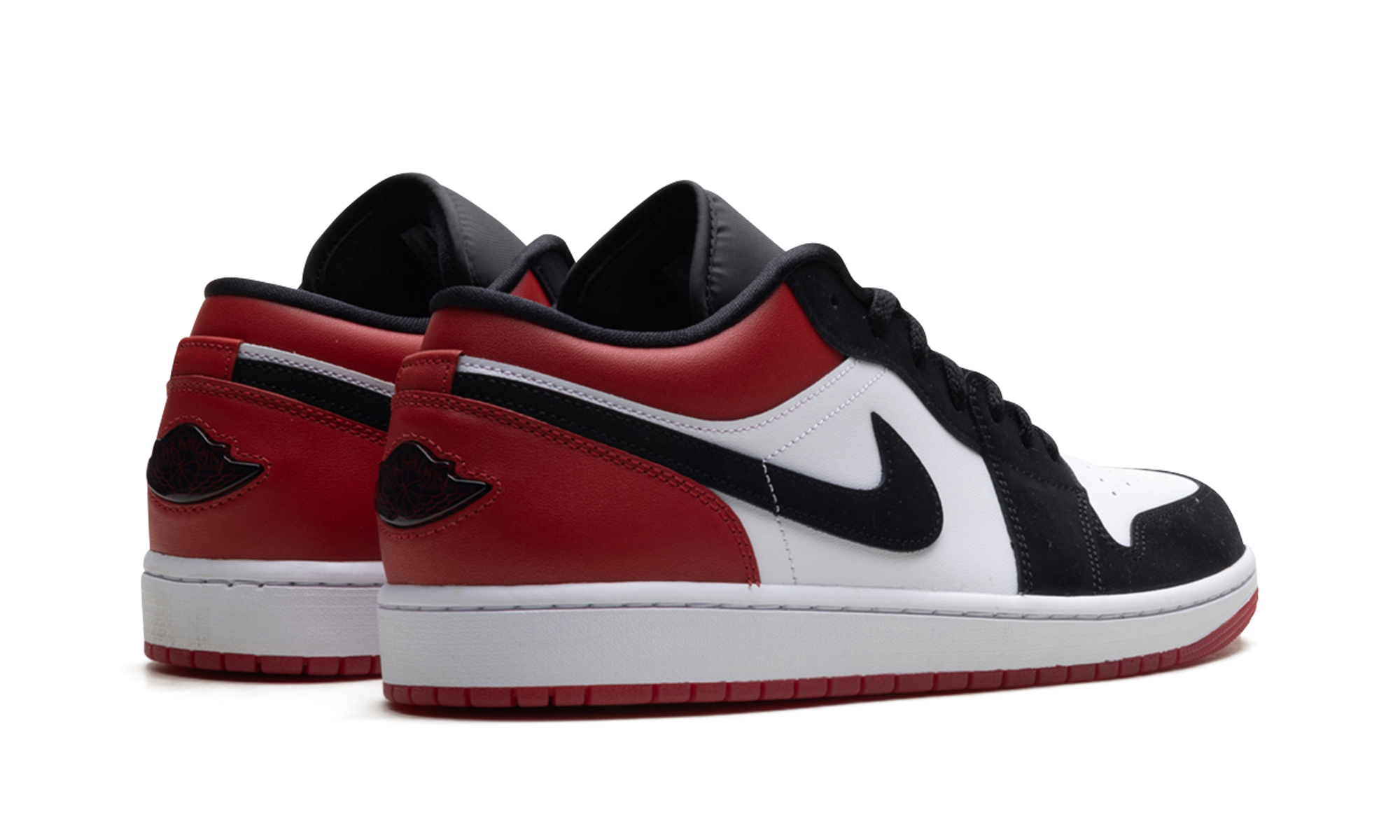 jordan 1 low se black toe 2025+IB8971-106+diagnol right behind view