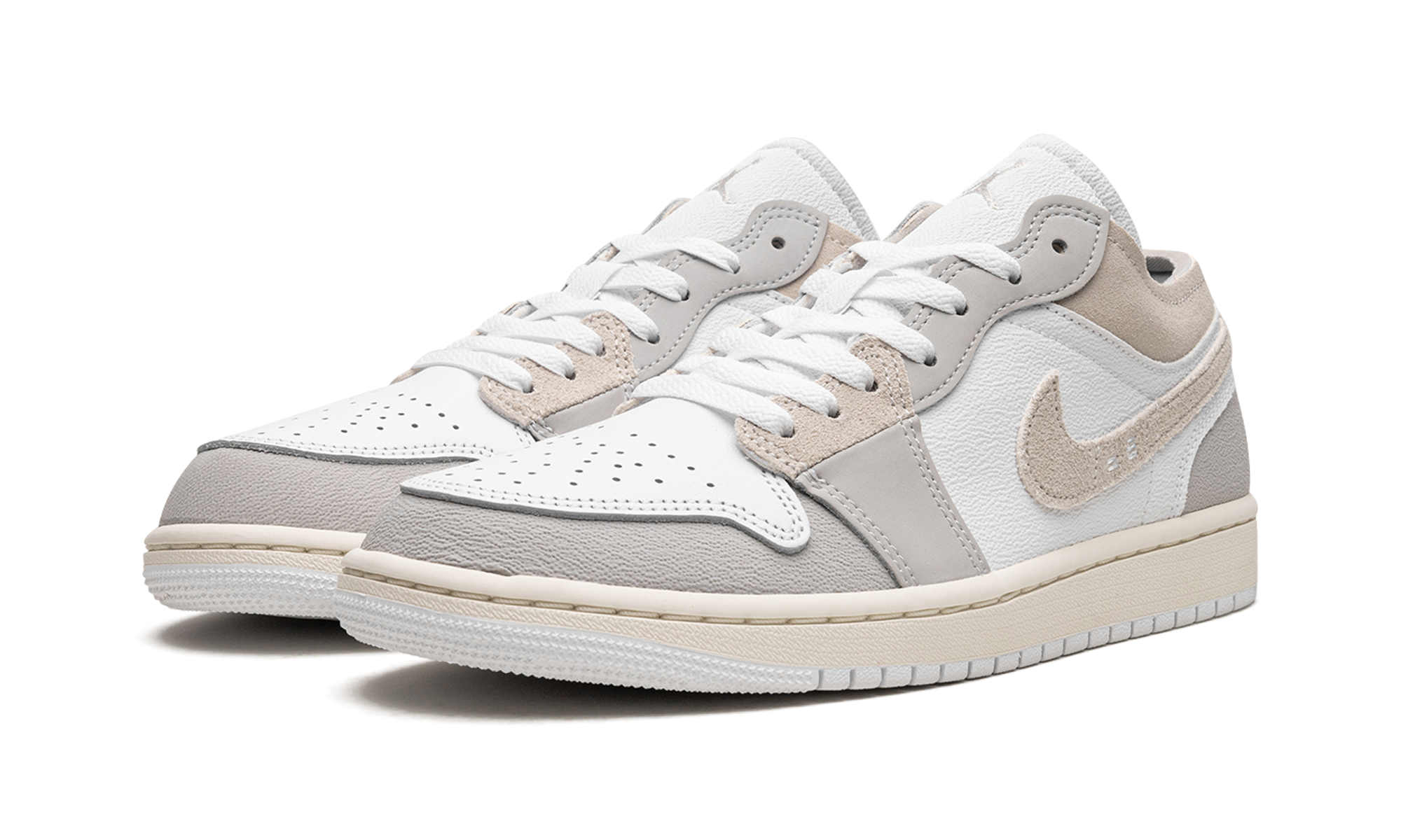 jordan 1 low se craft inside out tech grey+DN1635-002+diagnol left view