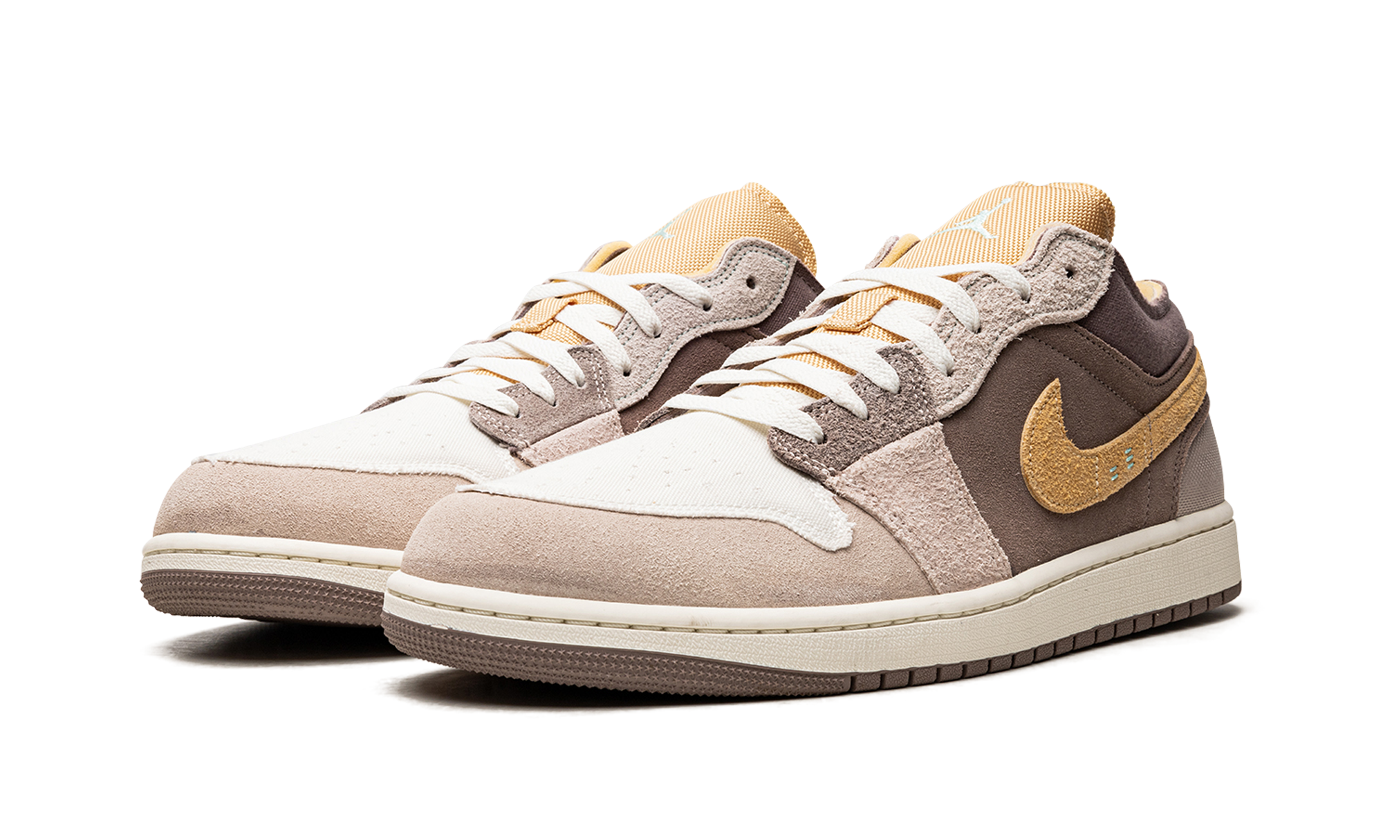jordan 1 low se craft taupe haze+DN1635-200+diagnol left view