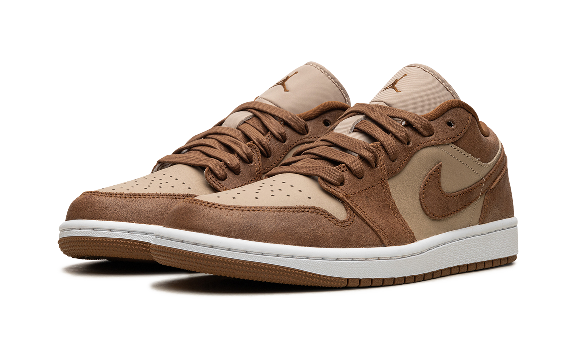 jordan 1 low se legend coffee women s+FJ3453-200+diagnol left view