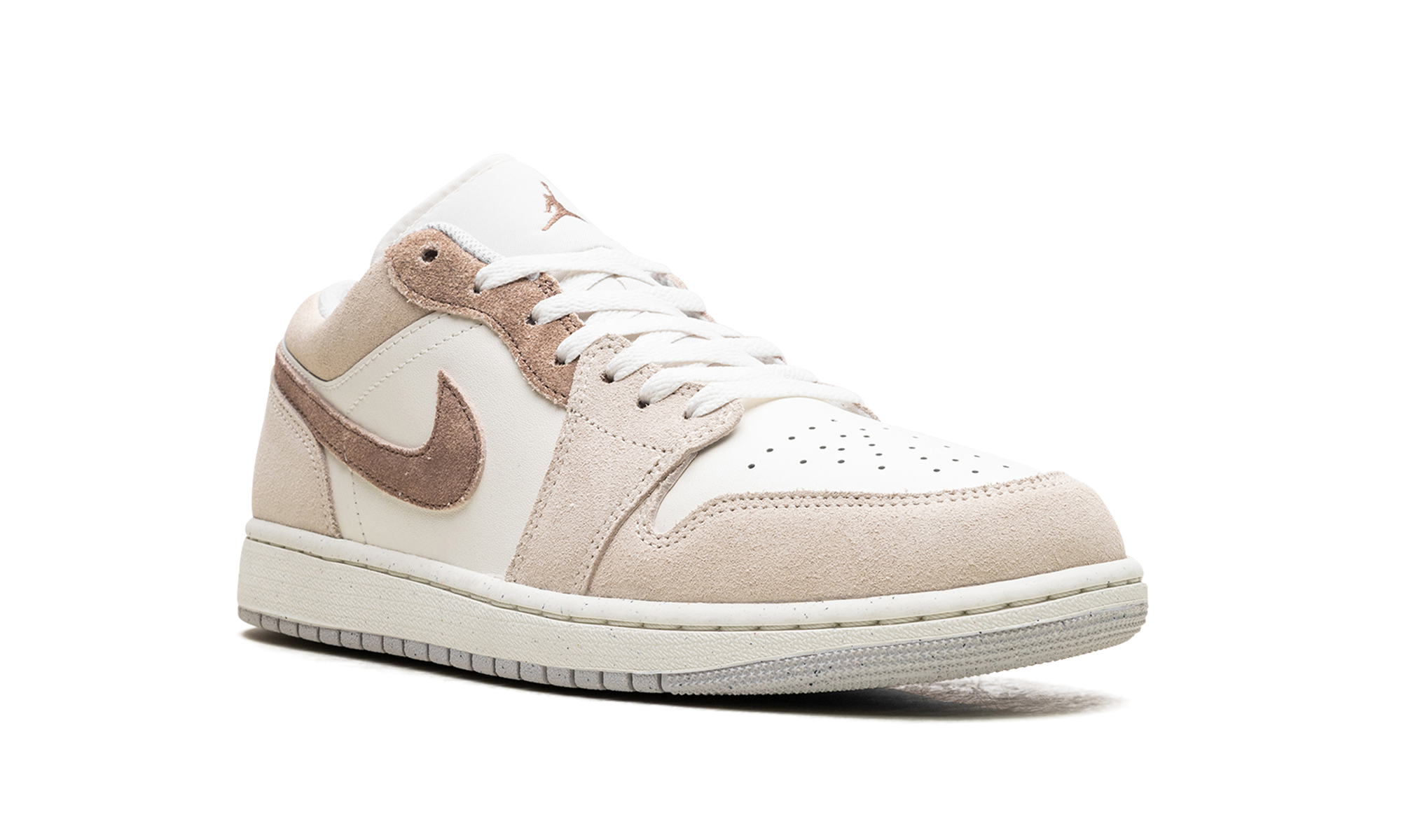jordan 1 low se legend light brown+HF1567-200+diagnol right view