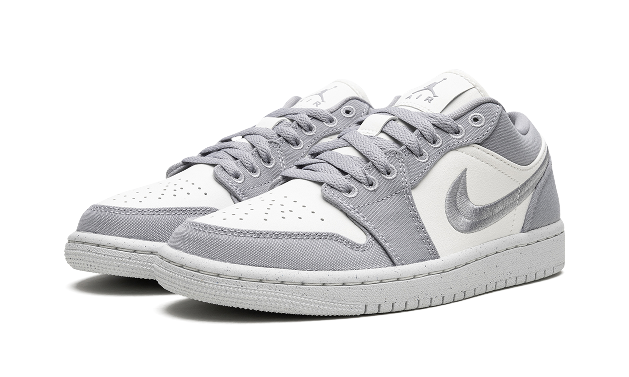 jordan 1 low se light steel grey women s+DV0426-012+diagnol left view
