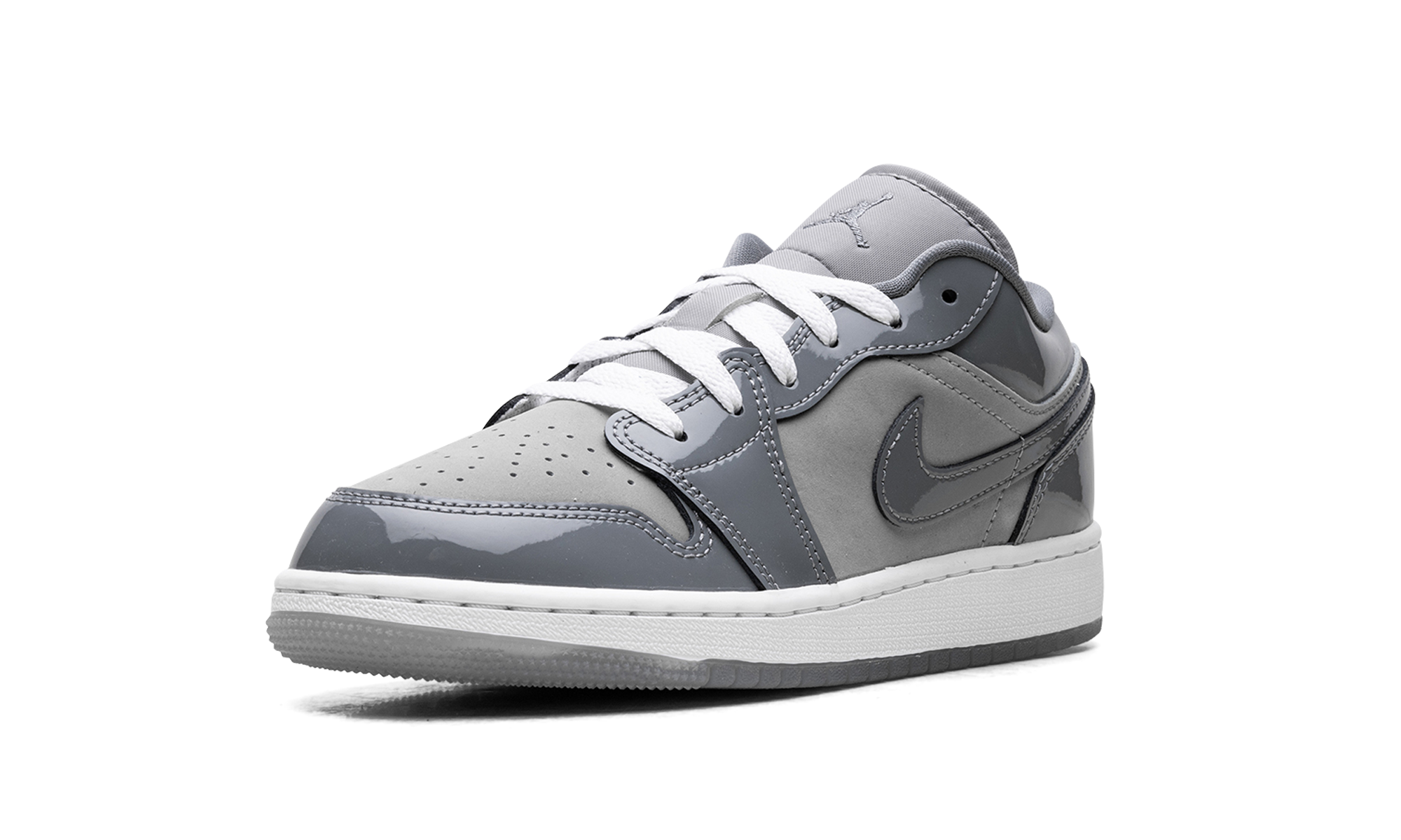 jordan 1 low se medium grey cool grey white gs+HF3188-011+left diagnol single view