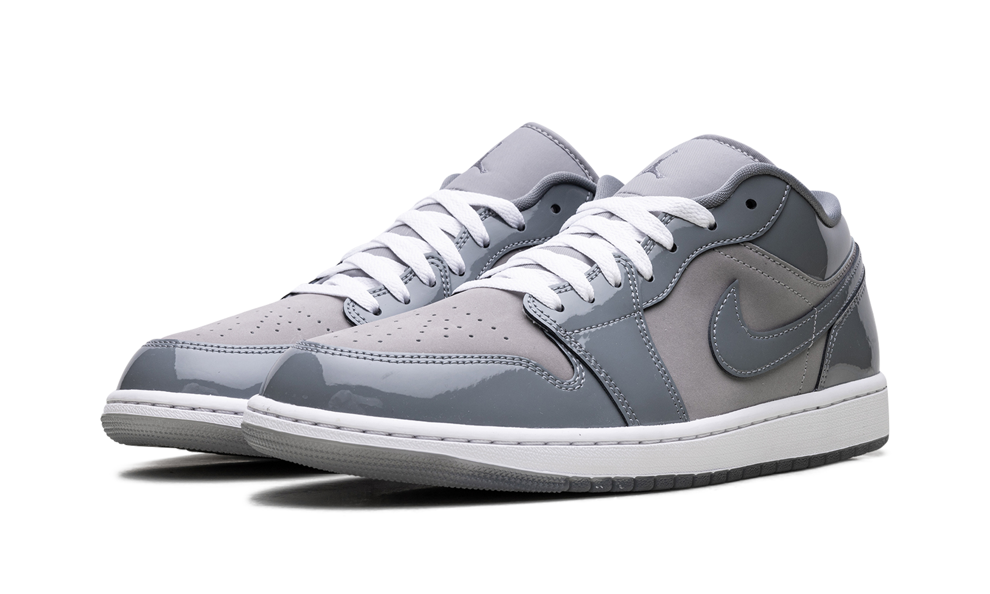 jordan 1 low se medium grey cool grey white+HF3148-011+diagnol left view