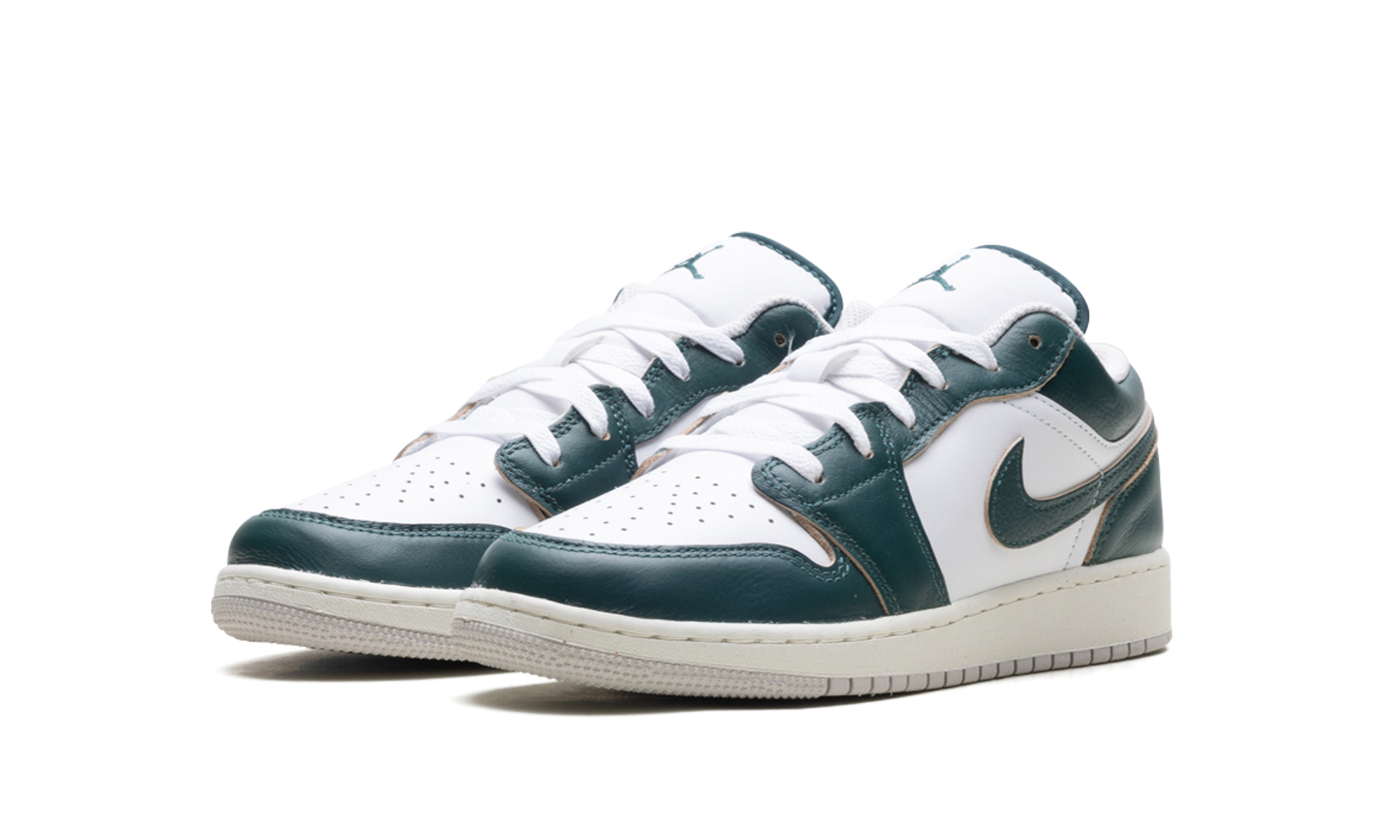 jordan 1 low se oxidized green gs+FQ8041-300+diagnol left view