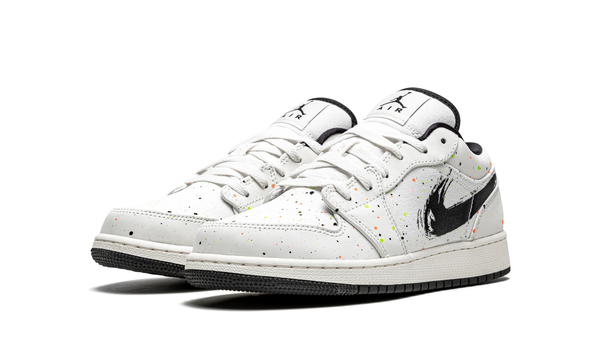 jordan 1 low se paint splatter gs+DH3295-100+diagnol left view