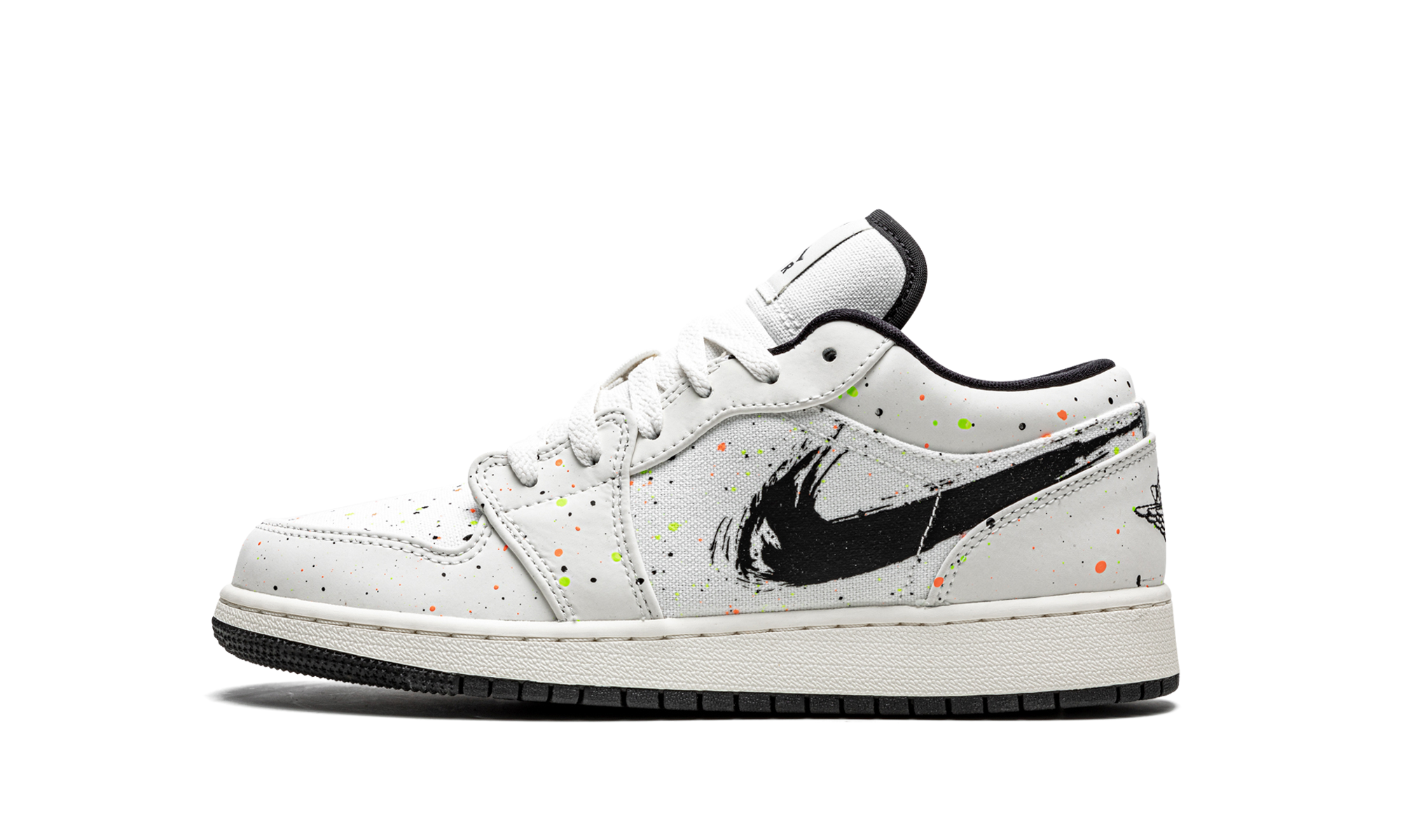 jordan 1 low se paint splatter gs+DH3295-100+diagnol right view 1