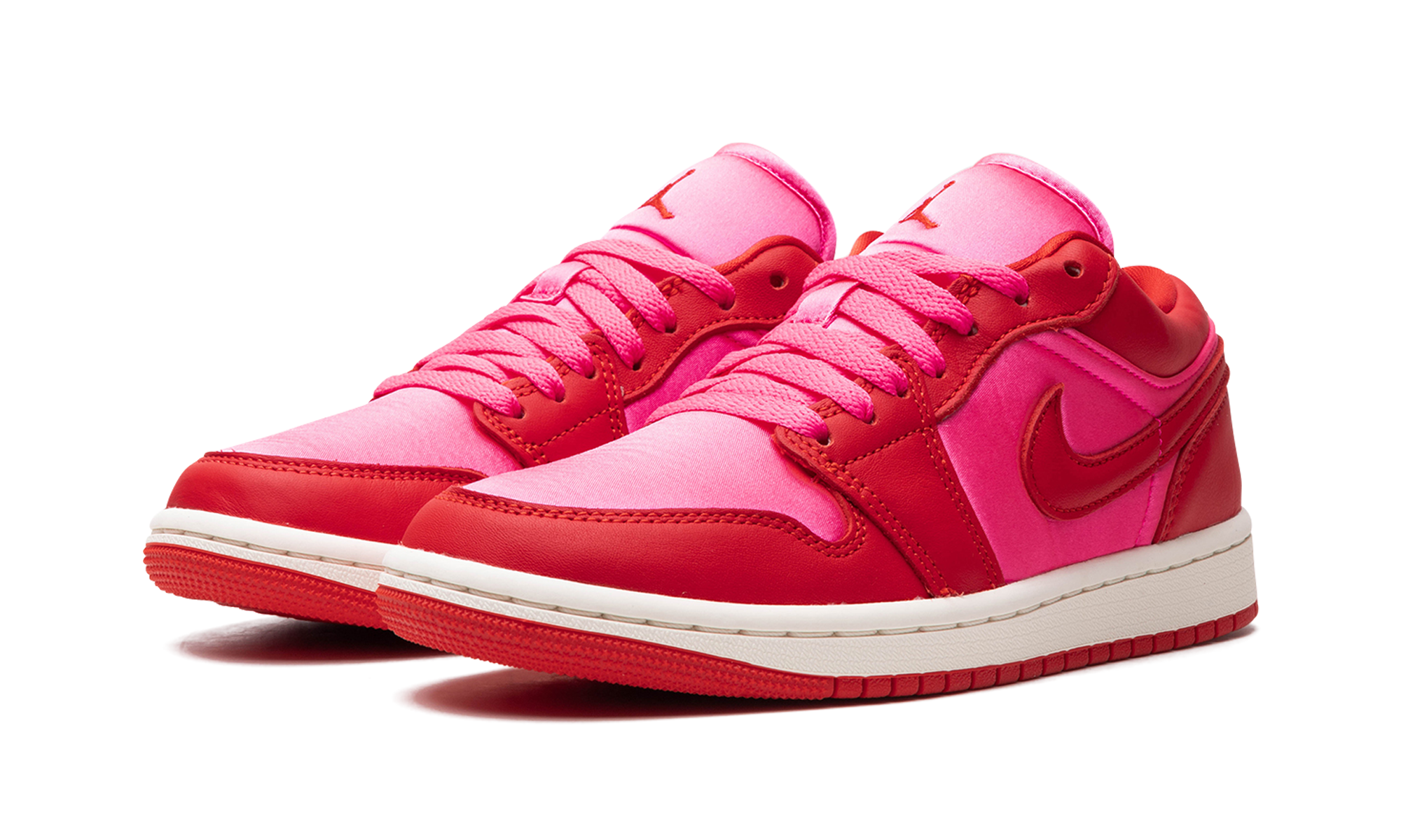 jordan 1 low se pink blast women s+FB9893-600+diagnol left view