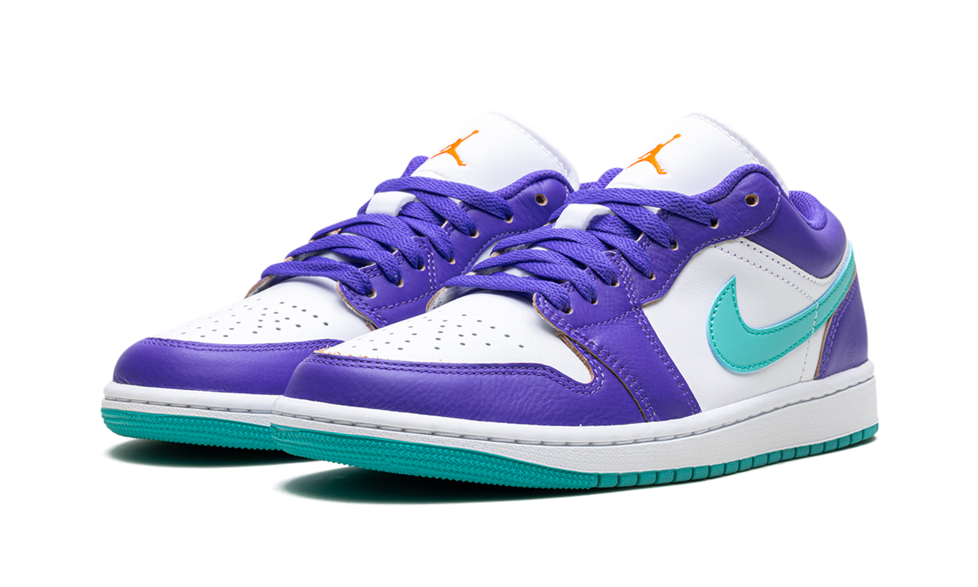 jordan 1 low se psychic purple hyper jade+HJ9013-550+diagnol left view