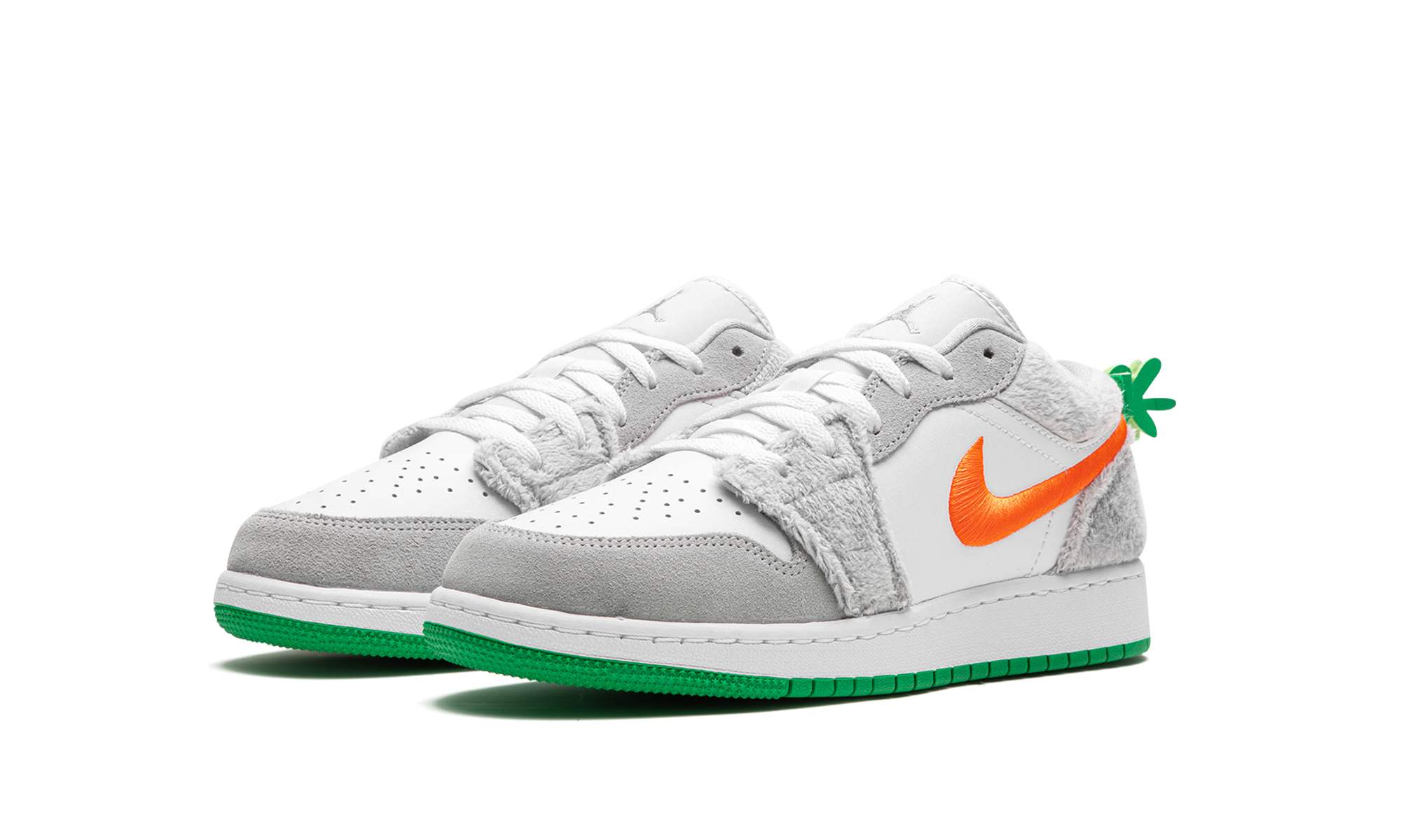 jordan 1 low se rabbit gs+DZ6333-083+diagnol left view