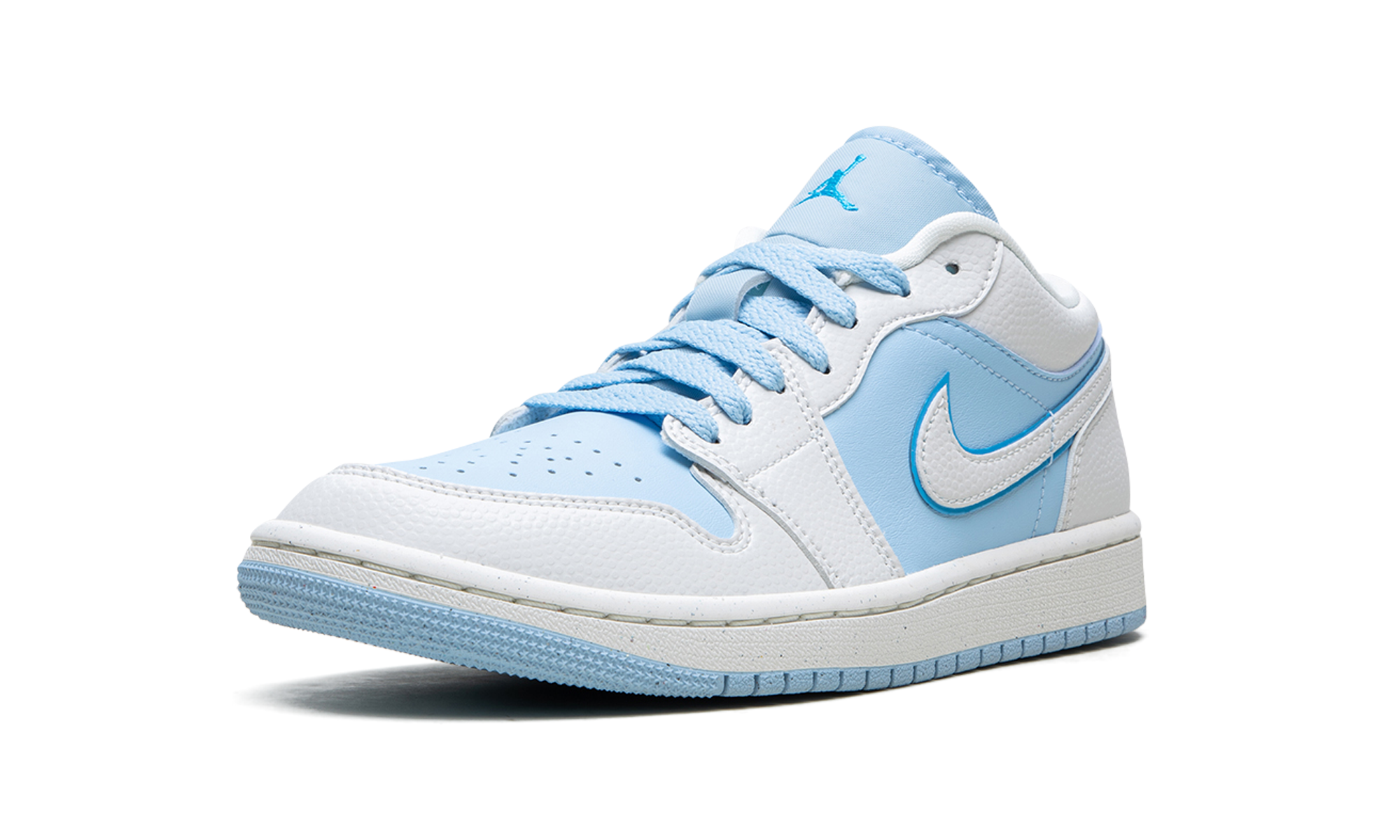 jordan 1 low se reverse ice blue women s+DV1299-104+left diagnol single view
