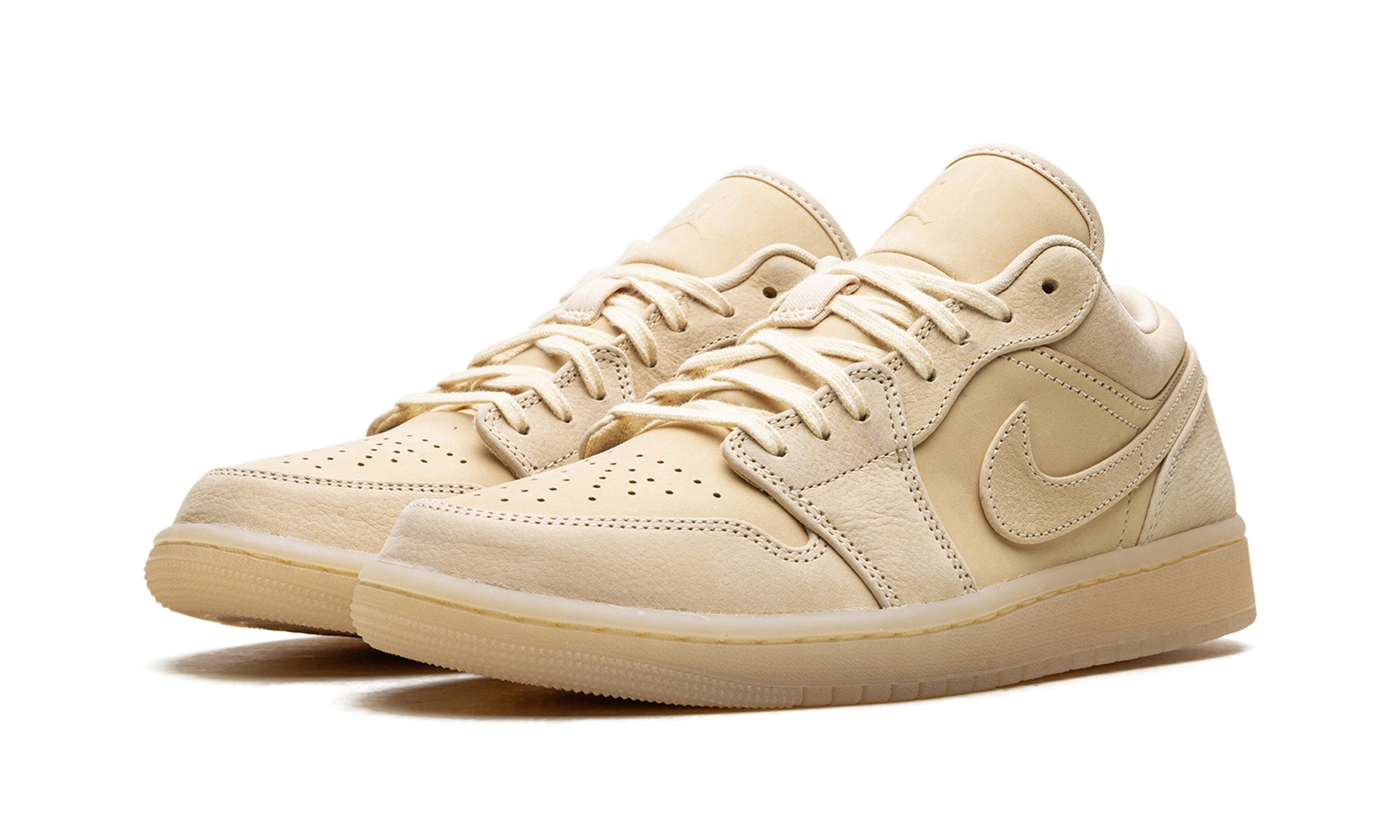 jordan 1 low se sand women s+FZ3972-294+diagnol left view