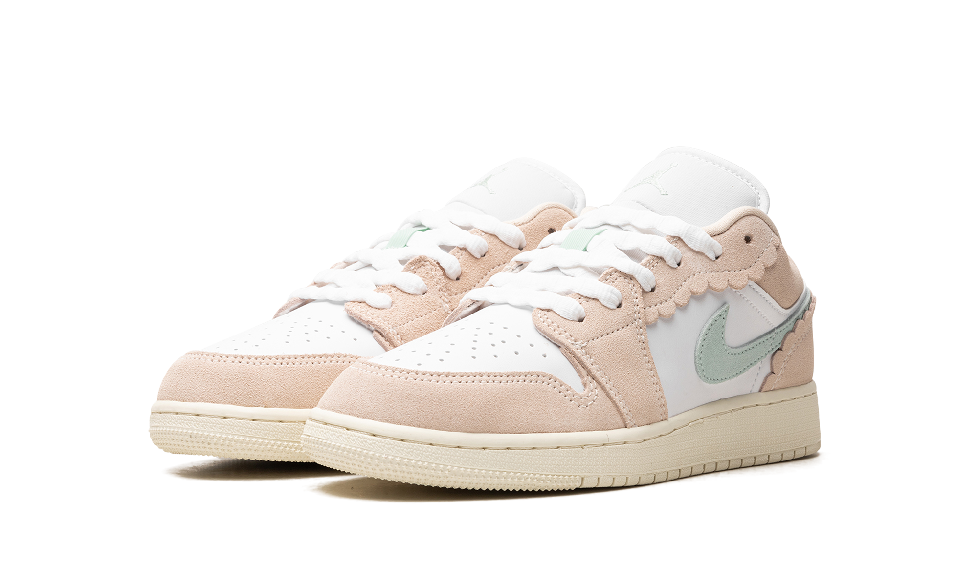 jordan 1 low se scalloped edge guava ice gs+DZ5356-800+diagnol left view