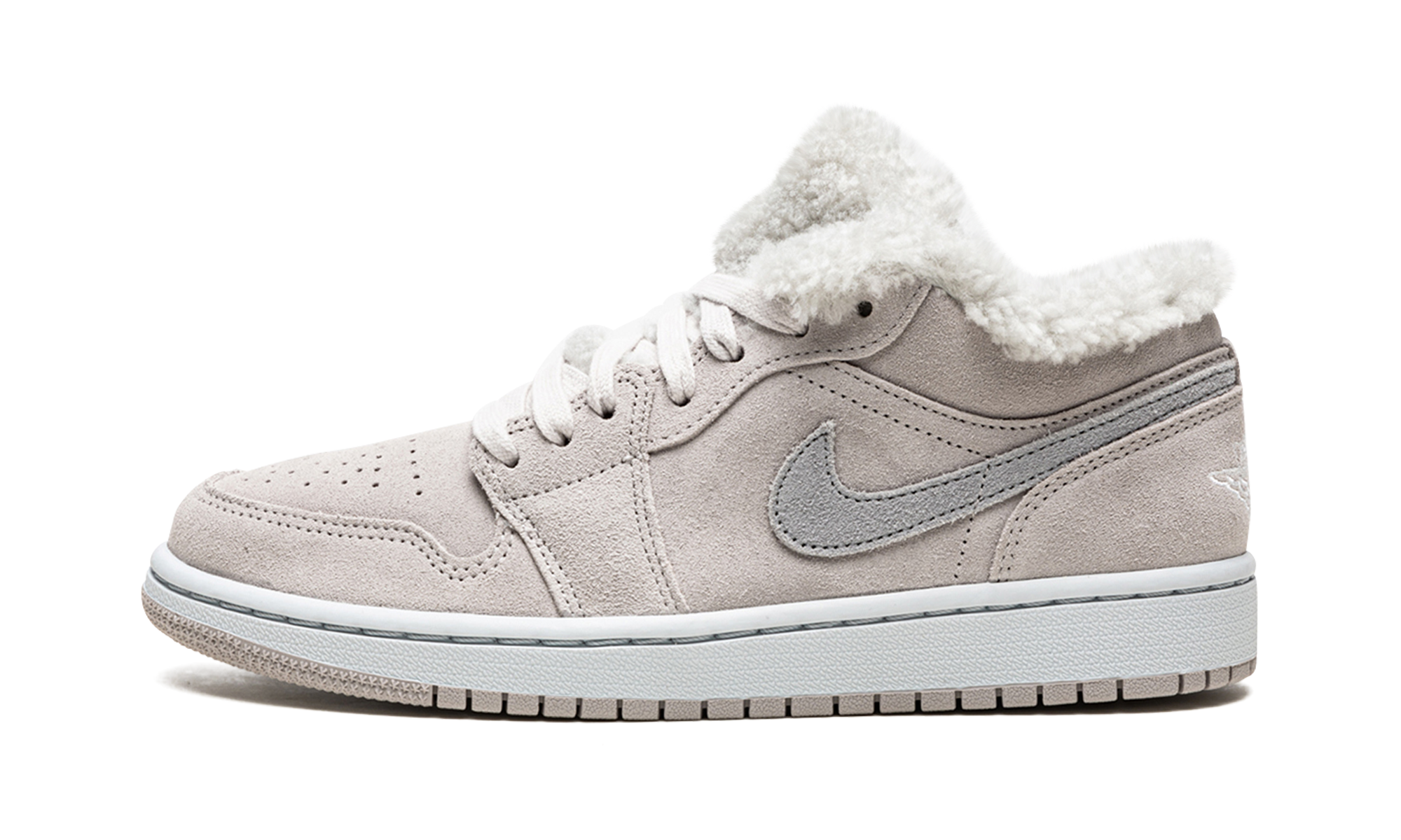 jordan 1 low se sherpa fleece women s+DO0750-002+diagnol right view 1