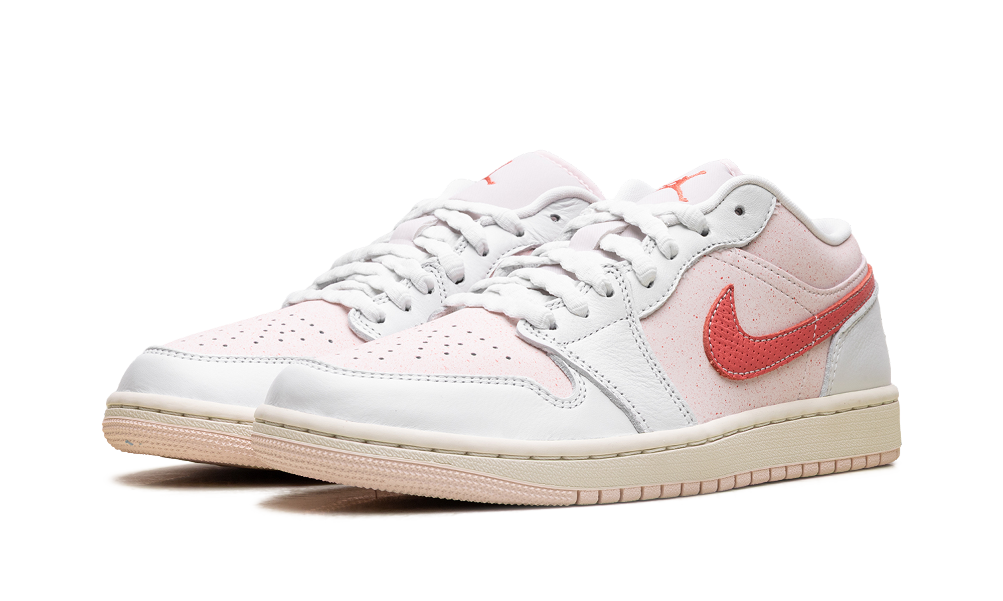 jordan 1 low se strawberry milkshake women s+IB8156-133+diagnol left view