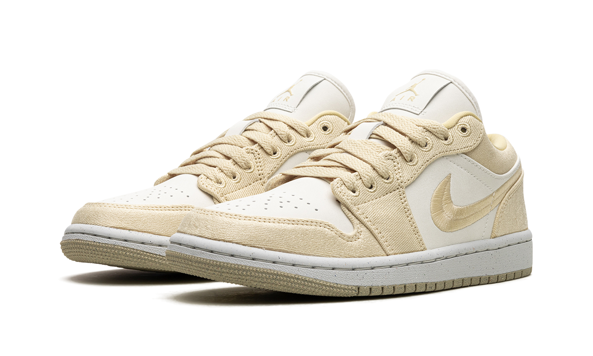 jordan 1 low se team gold women s+FN3722-701+diagnol left view