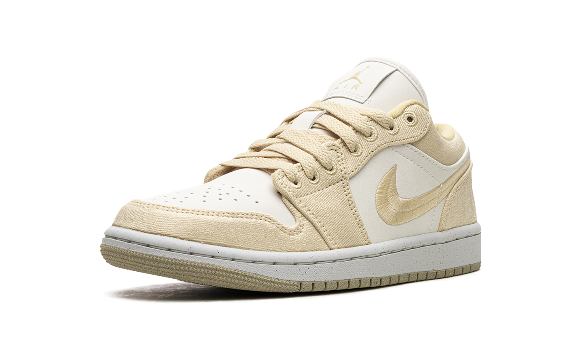 jordan 1 low se team gold women s+FN3722-701+left diagnol single view