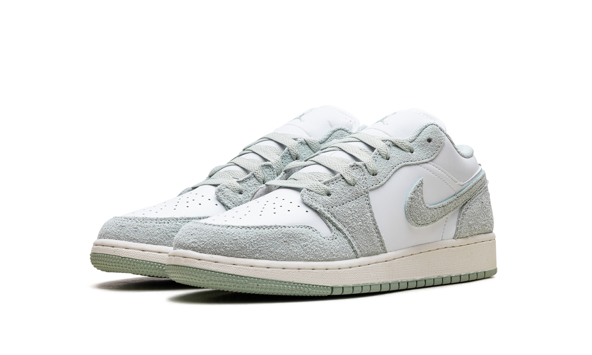 jordan 1 low se white seafoam gs+FN9137-131+diagnol left view