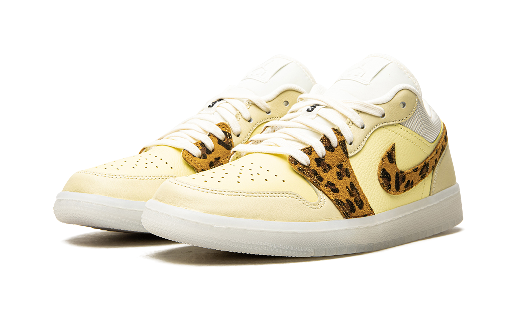 jordan 1 low snkrs day women s+DN6998-700+diagnol left view