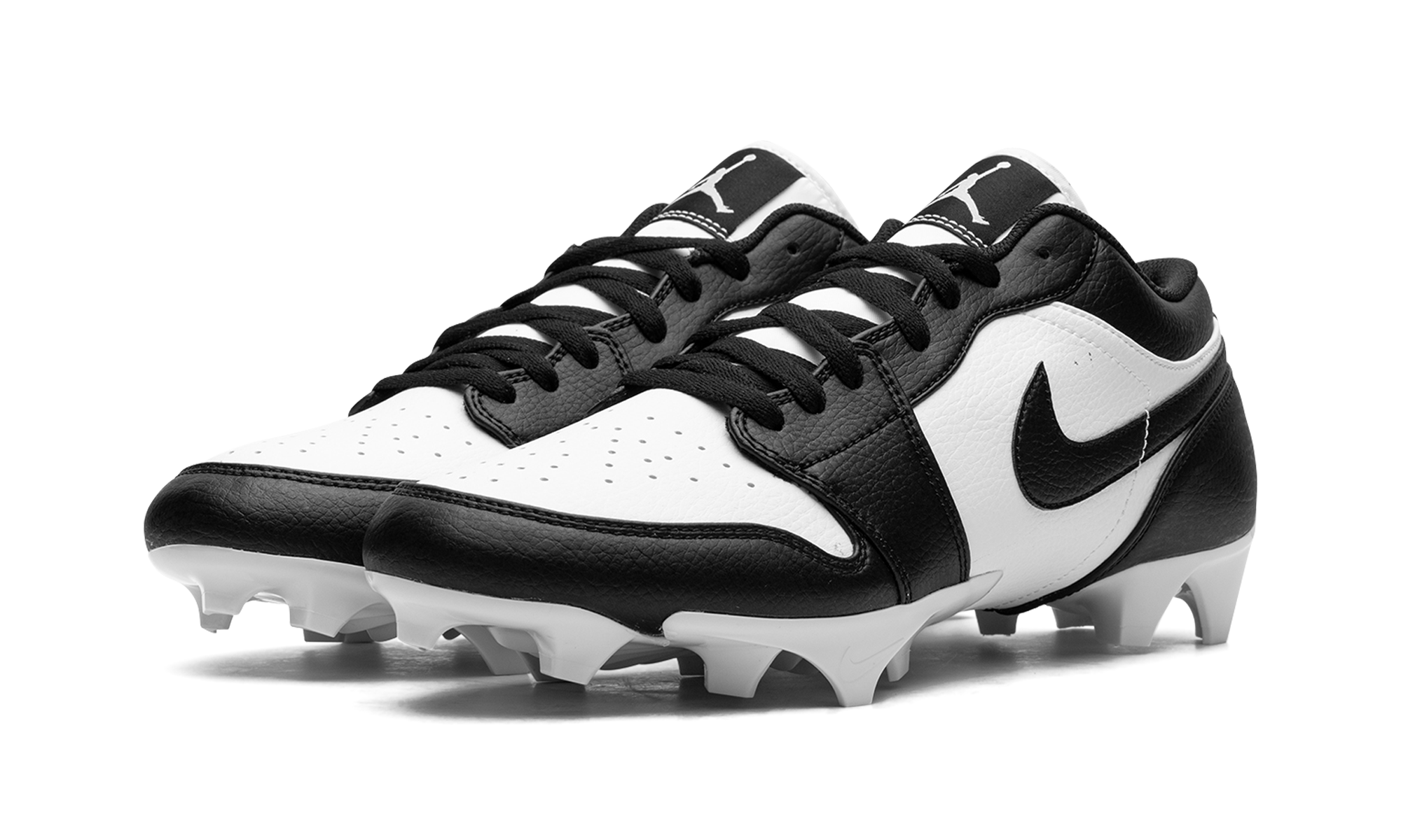 jordan 1 low td cleat panda+FJ6245-100+diagnol left view