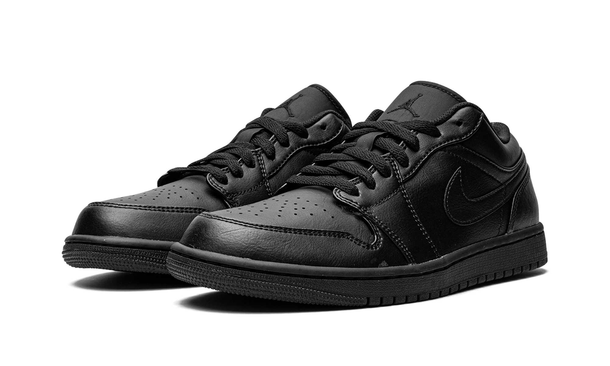 jordan 1 low triple black 2022+553558-093+diagnol left view