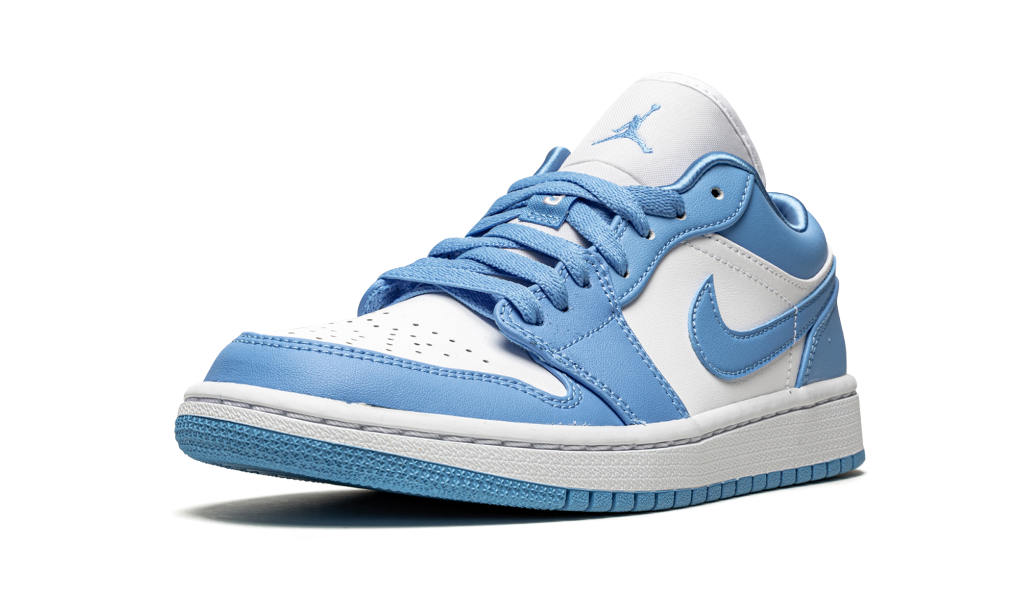 jordan 1 low unc women s+AO9944-441+left diagnol single view