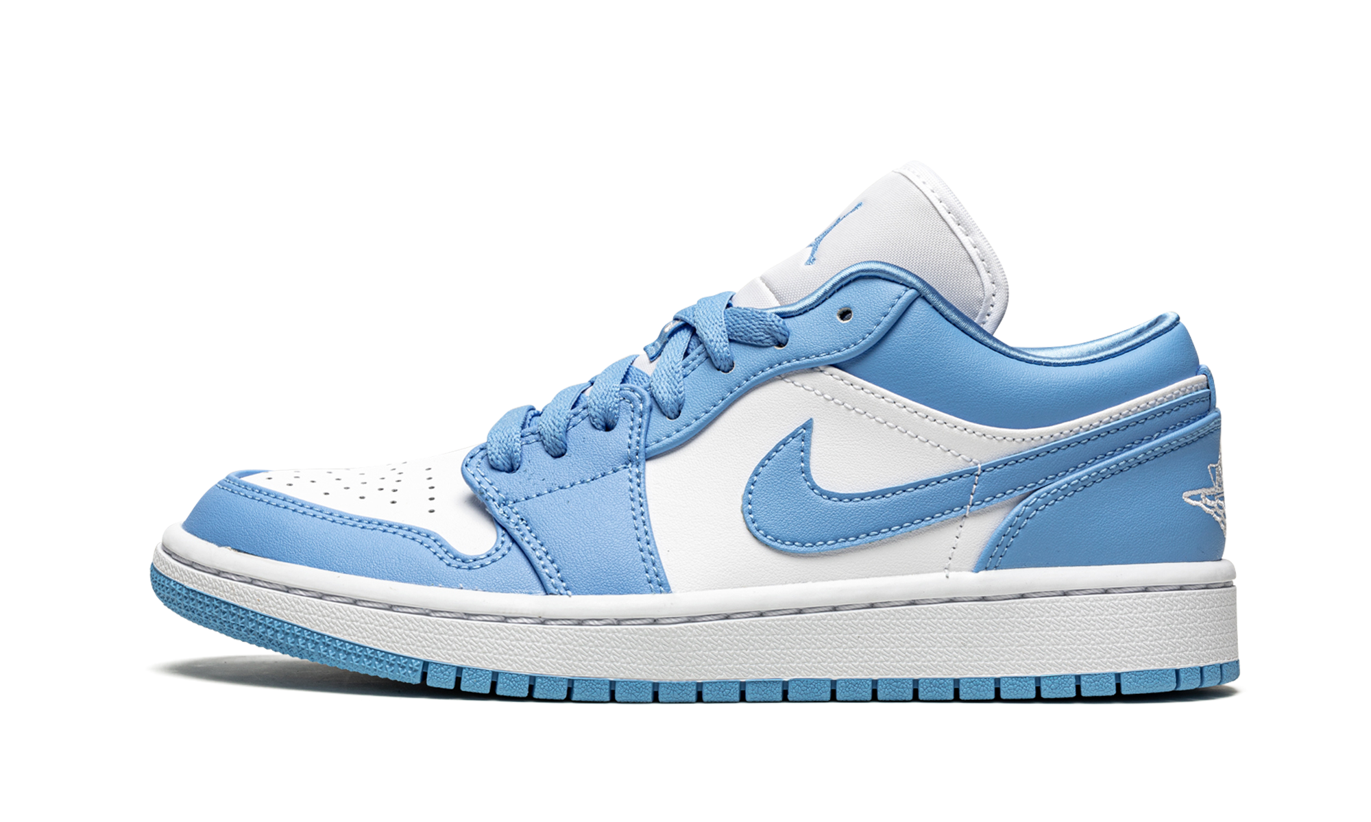 jordan 1 low unc women s+AO9944-441+diagnol right view 1