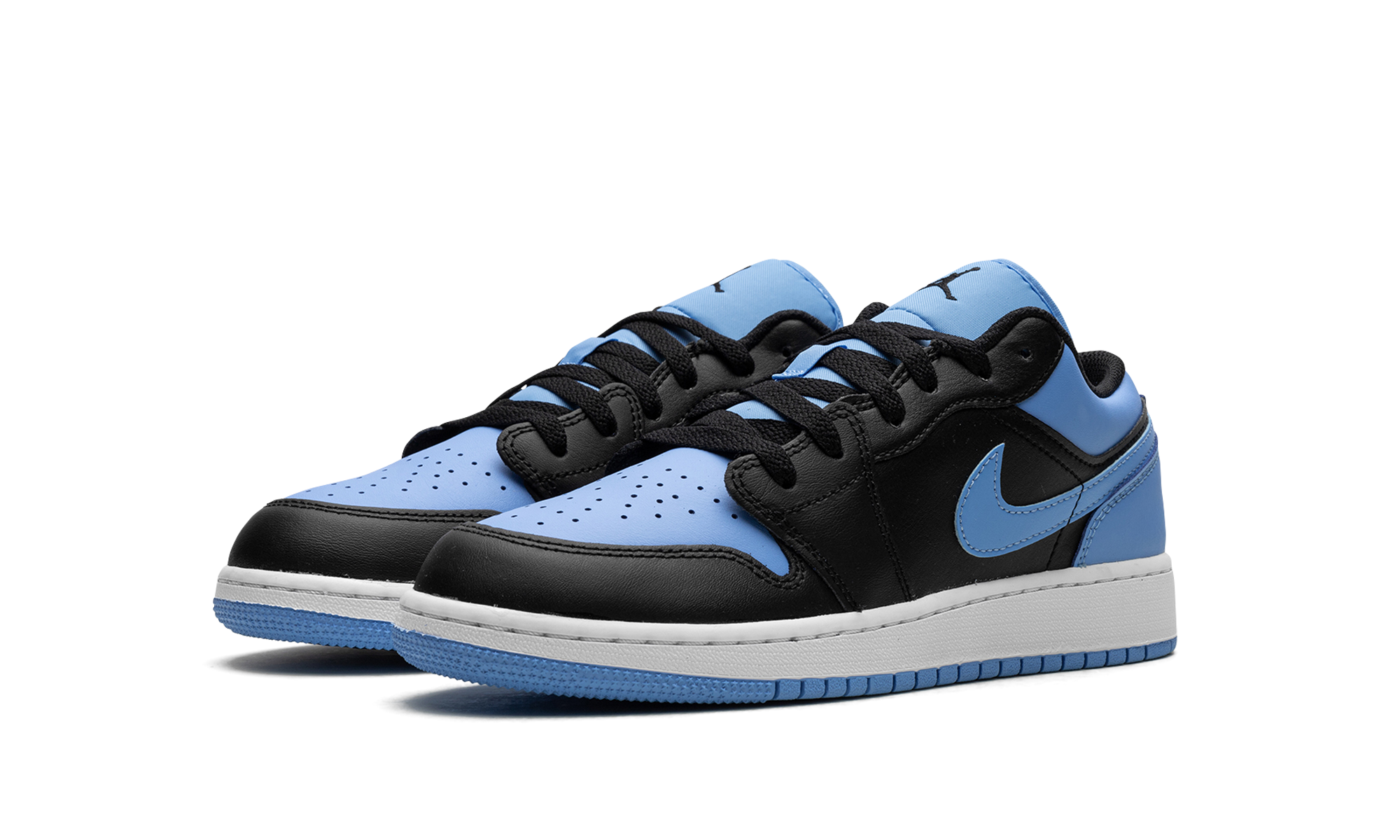 jordan 1 low university blue gs+553560-041+diagnol left view