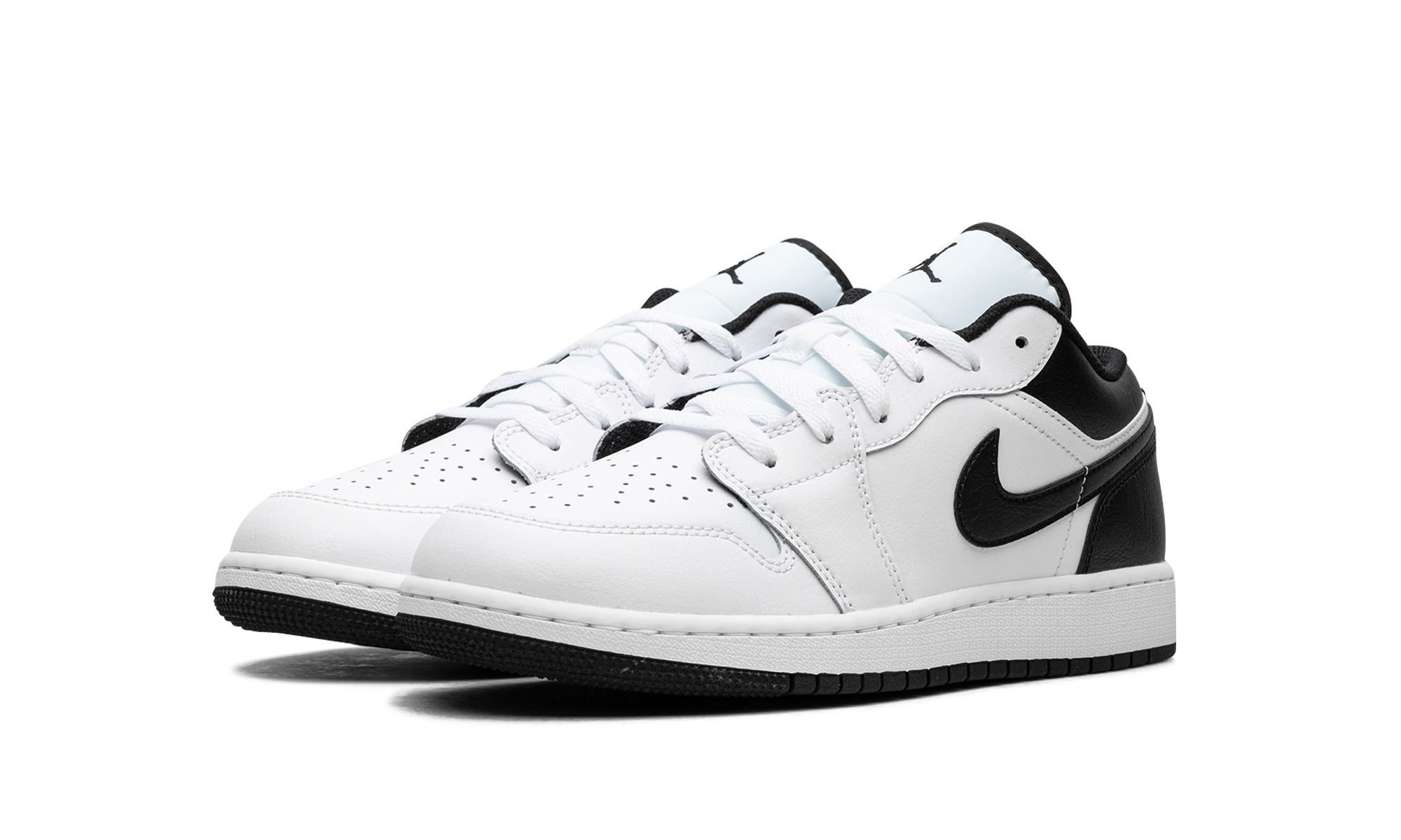 jordan 1 low white black gs+553560-132+diagnol left view