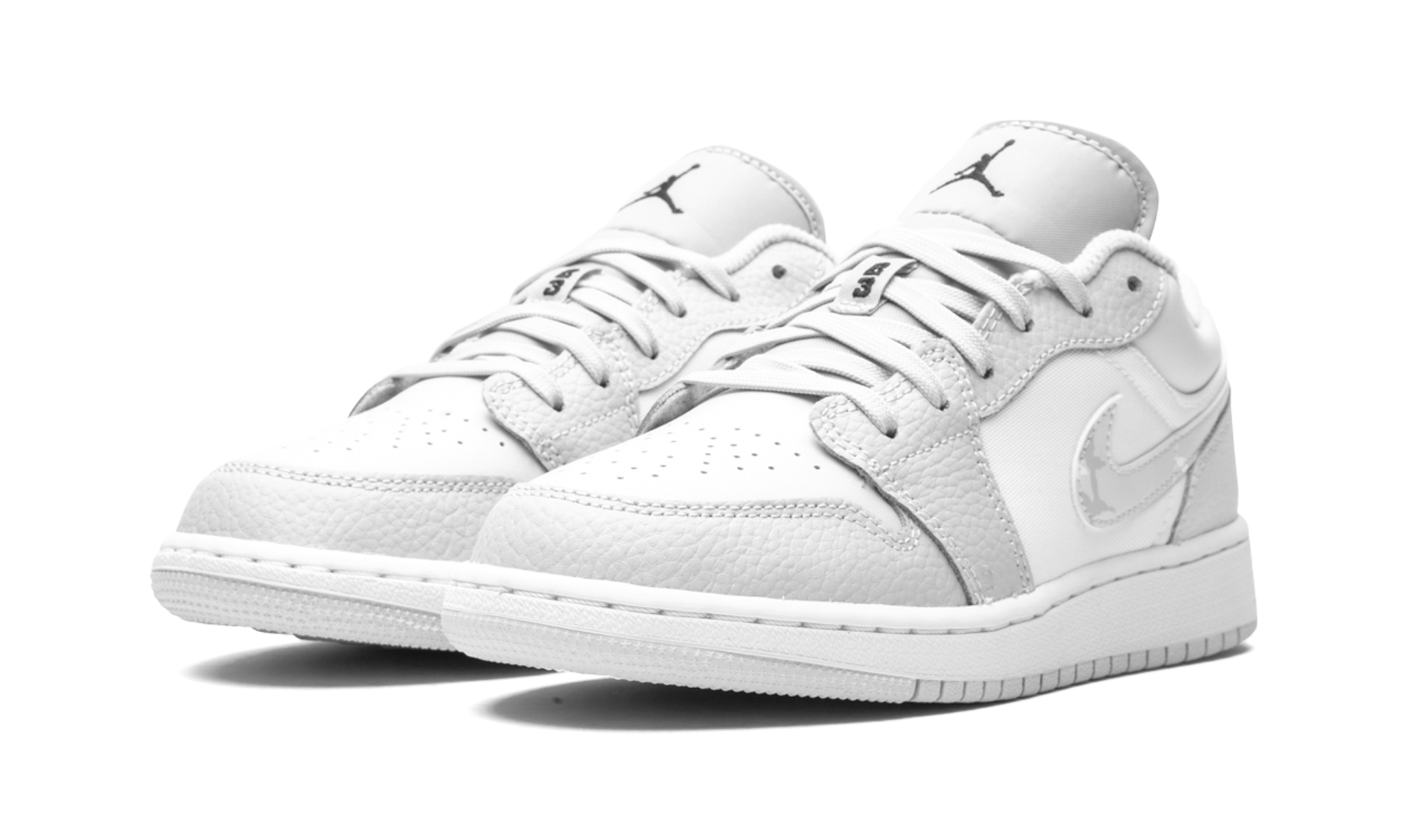 jordan 1 low white camo gs+DD3234-100+diagnol left view