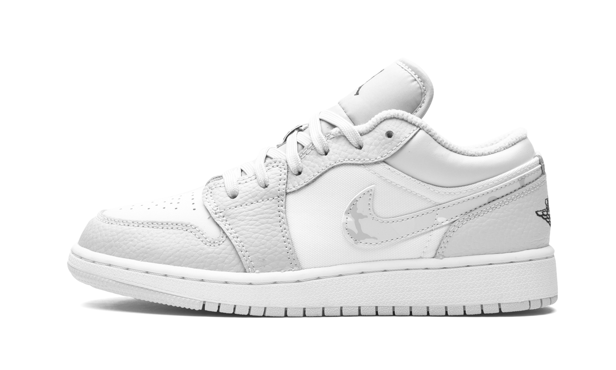 jordan 1 low white camo gs+DD3234-100+diagnol right view 1