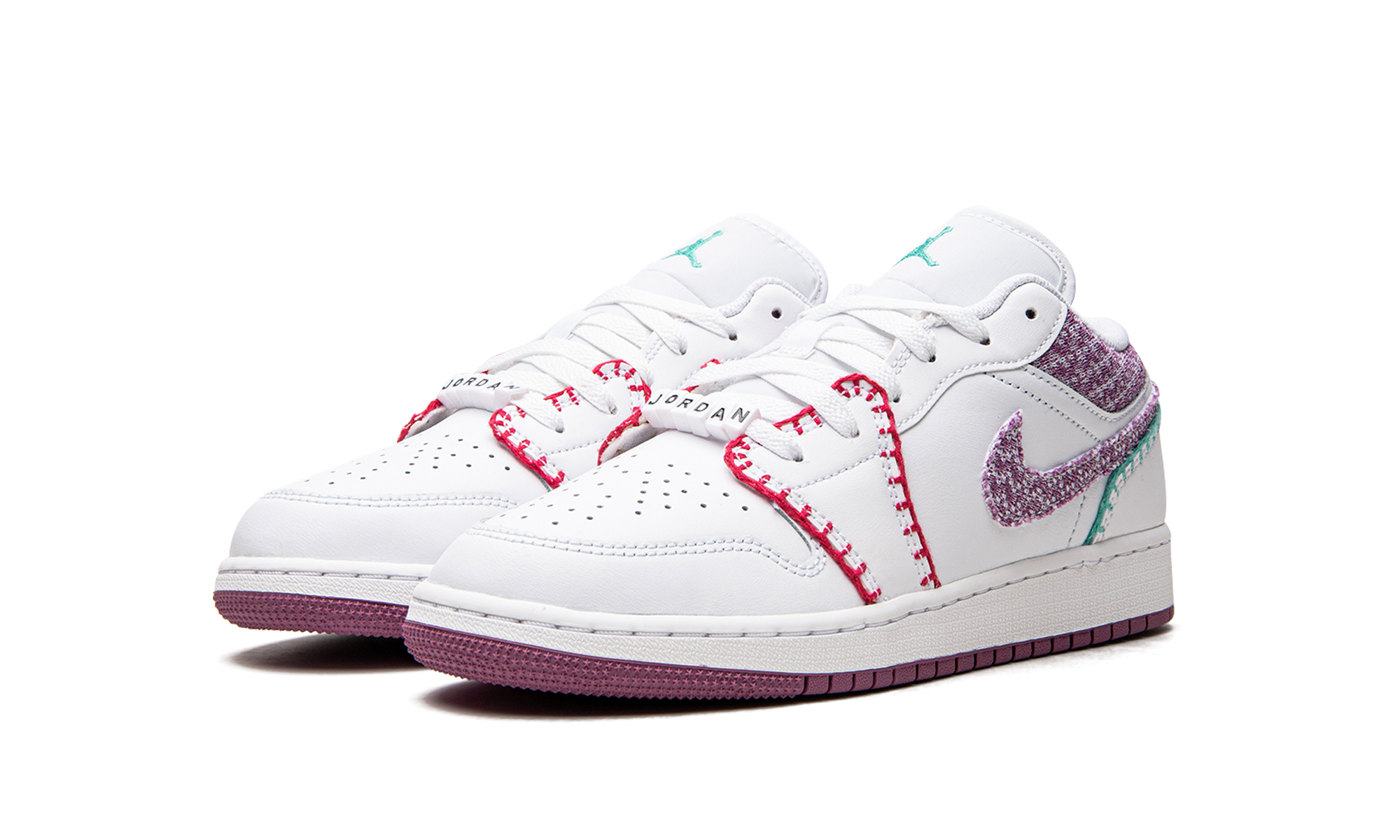 jordan 1 low white light bordeaux gs+DM9037-100+diagnol left view