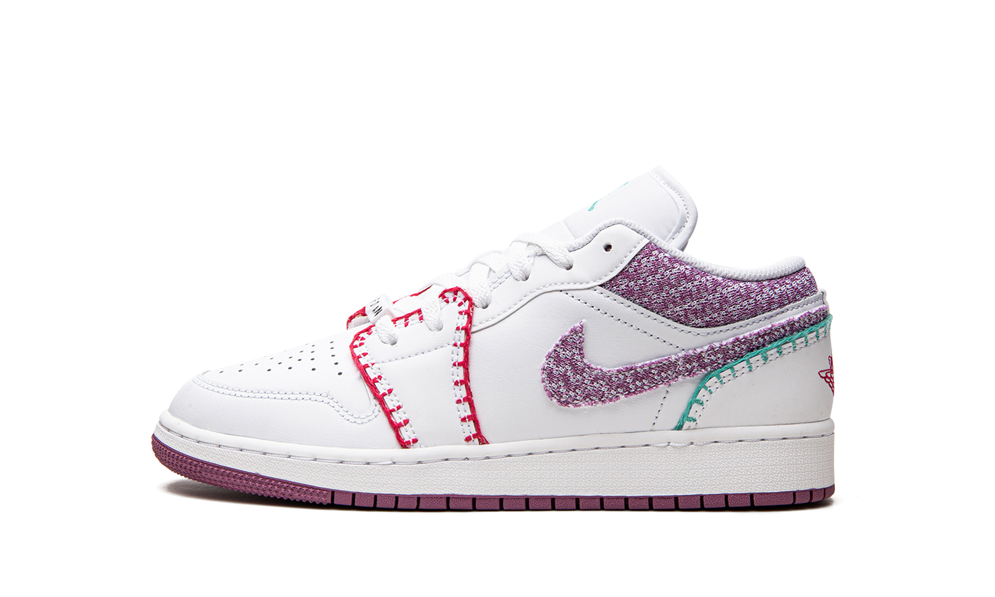 jordan 1 low white light bordeaux gs+DM9037-100+diagnol right view 1
