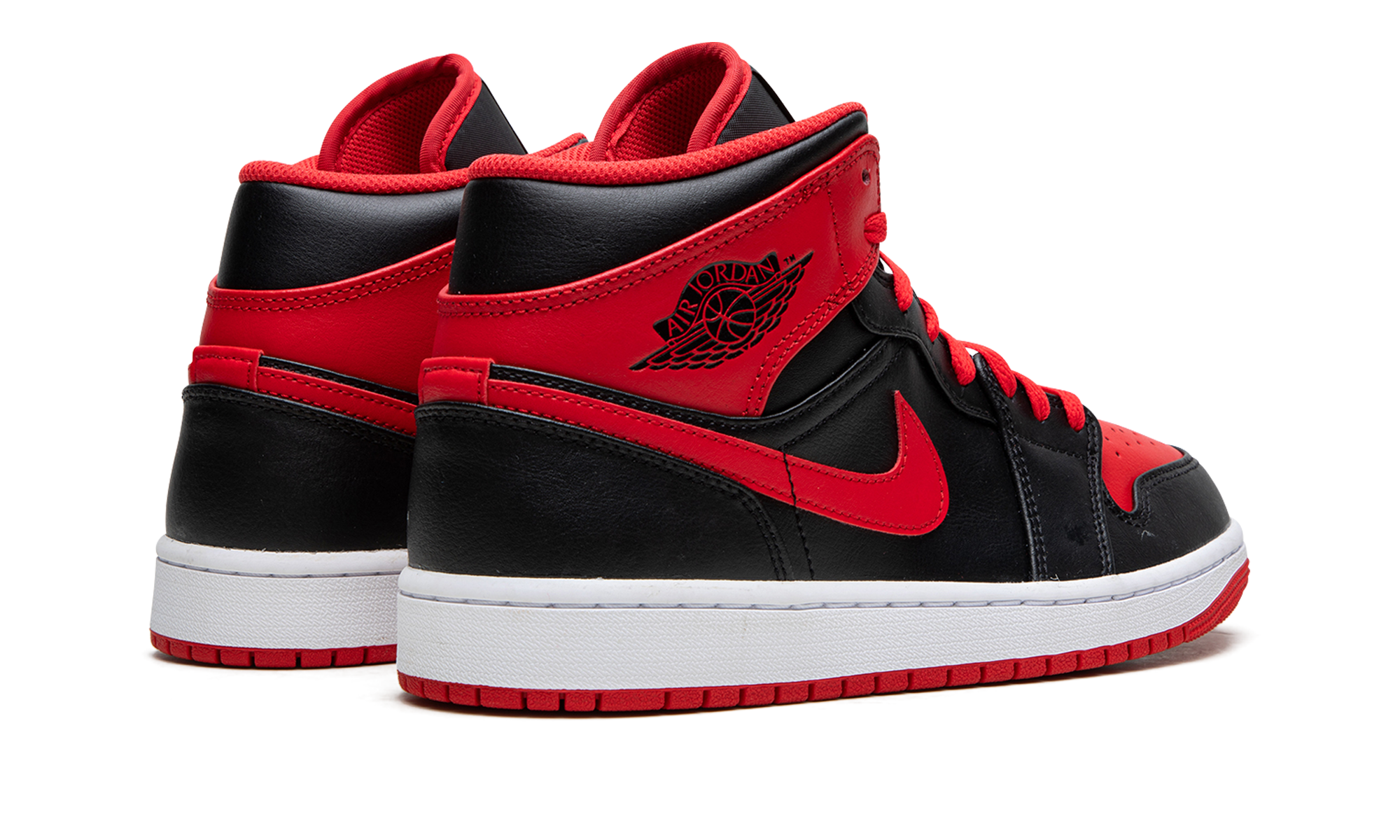 jordan 1 mid alternate bred 2022+DQ8426-060+diagnol right behind view