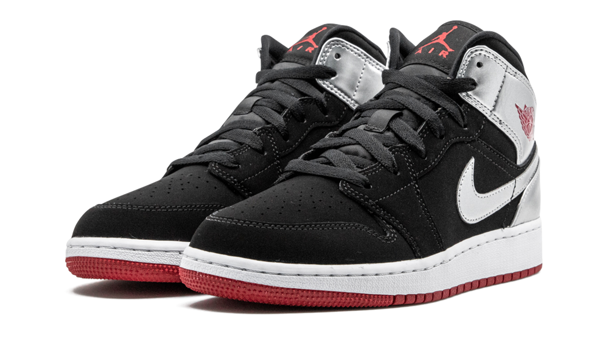jordan 1 mid black red silver gs+554725-057+diagnol left view
