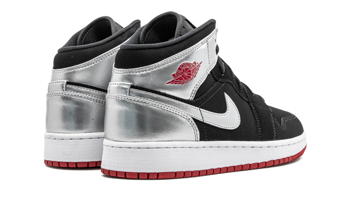 jordan 1 mid black red silver gs+554725-057+diagnol right behind view