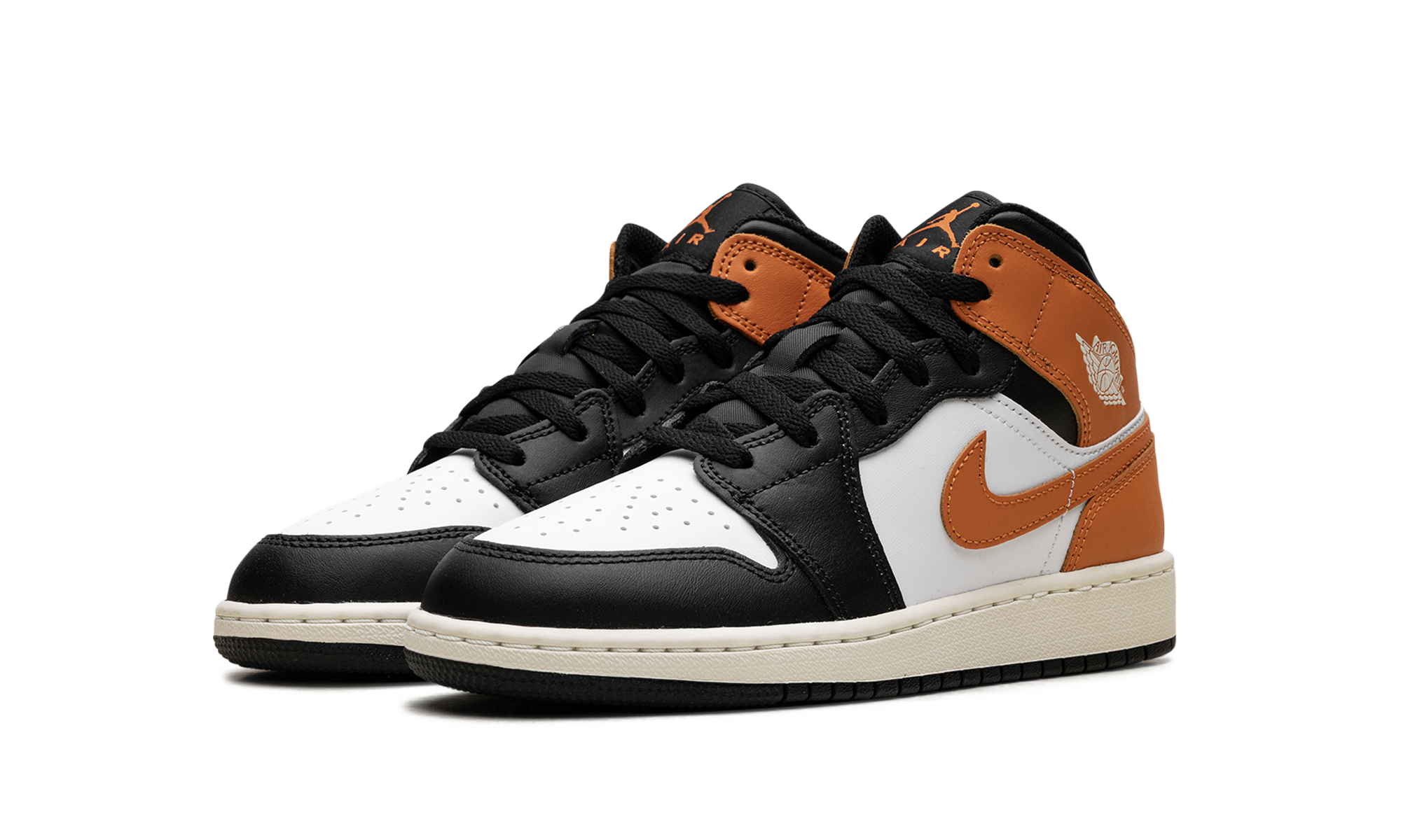 jordan 1 mid black toe starfish gs+DQ8423-801+diagnol left view