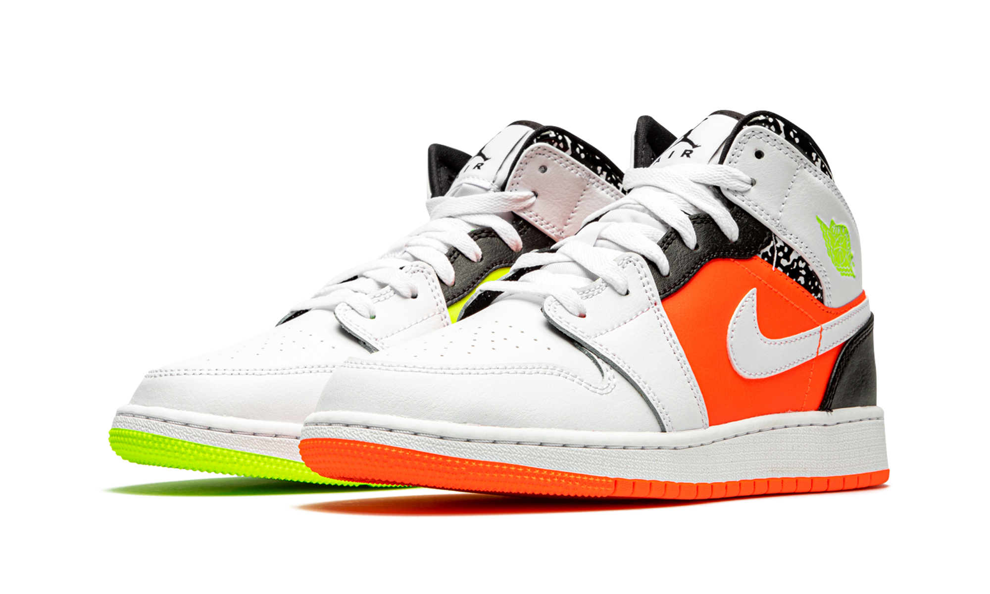 jordan 1 mid composition notebook gs+554725-870+diagnol left view