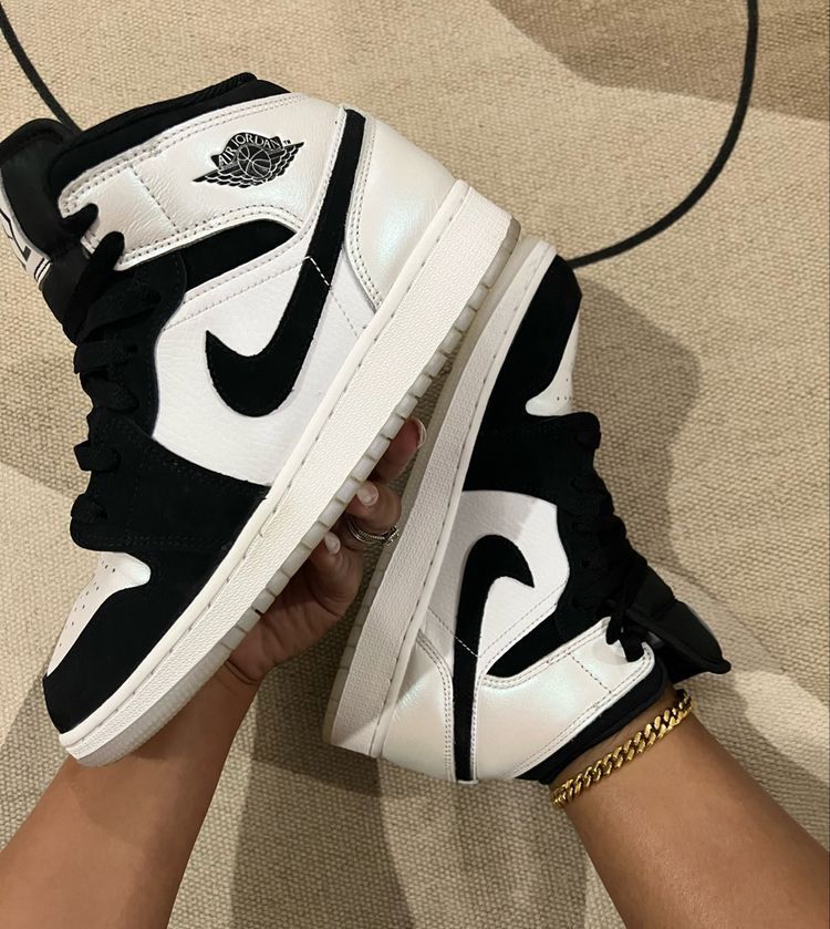 Jordan 1 Mid Diamond Shorts, Lifestyle View 3, SKU DH6933-100