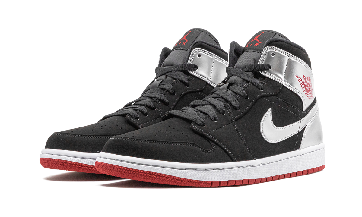 jordan 1 mid johnny kilroy+554724-057+diagnol left view